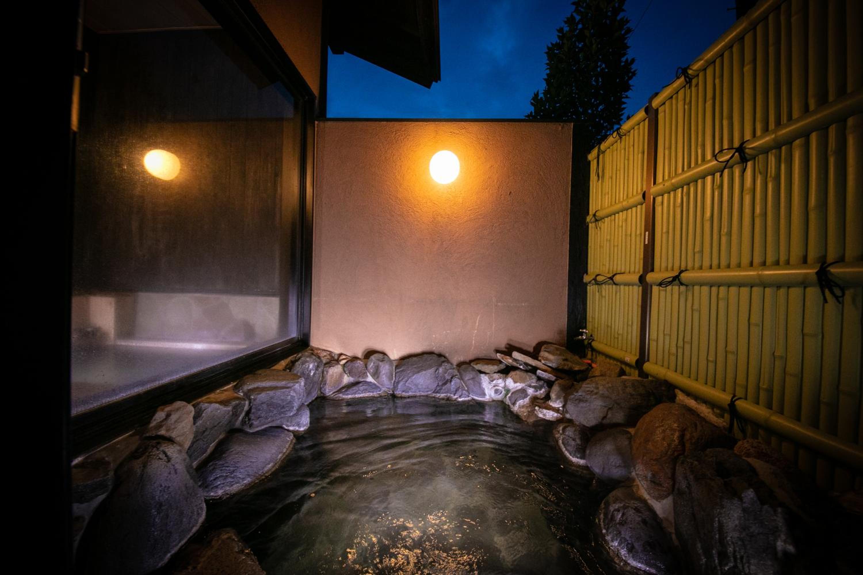 Semi-Suite Japanese Western Style Room with Open Air-Bath (40㎡) Non-Smoking photo 3