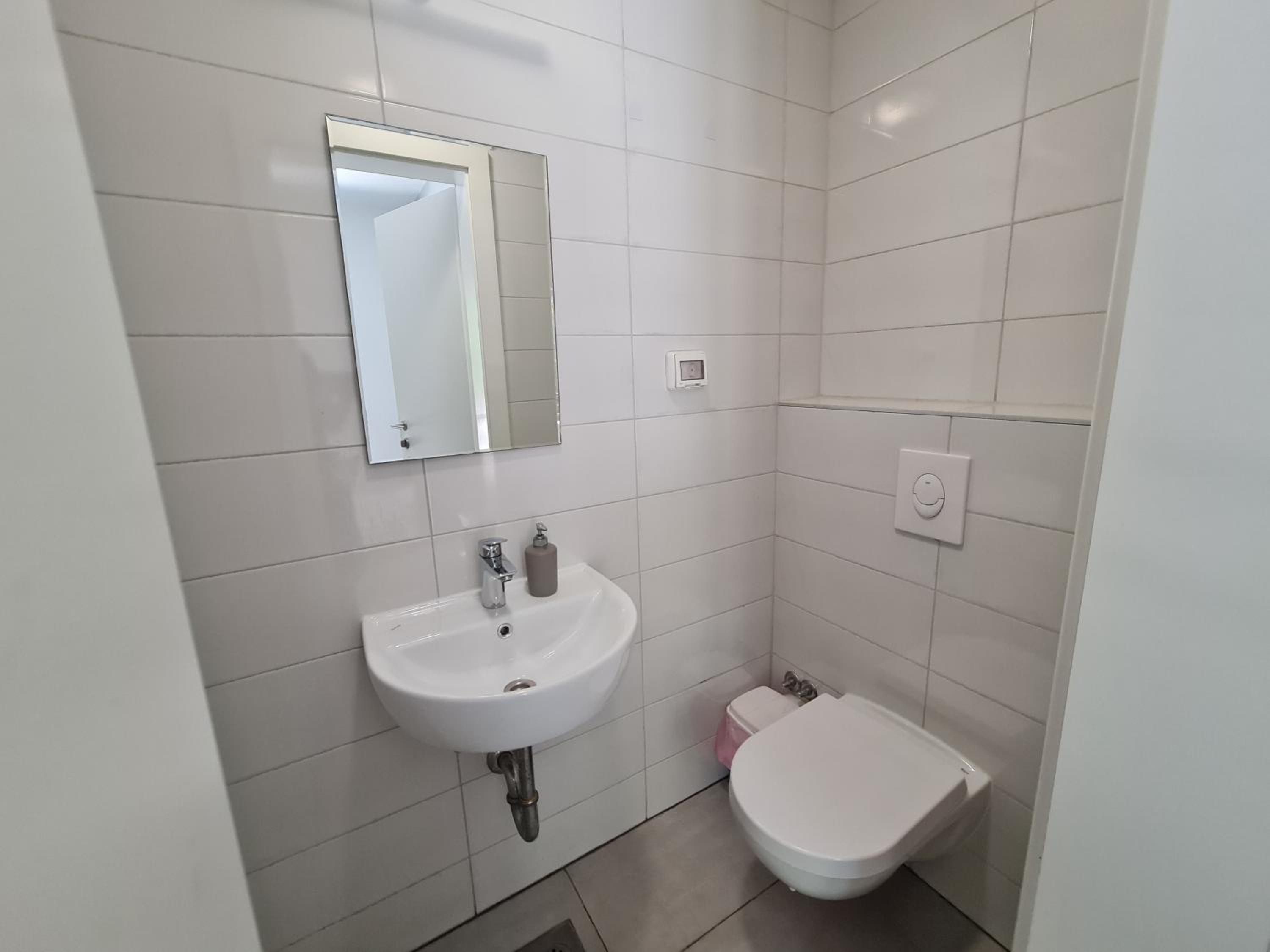 Single Room with Bathroom photo 3