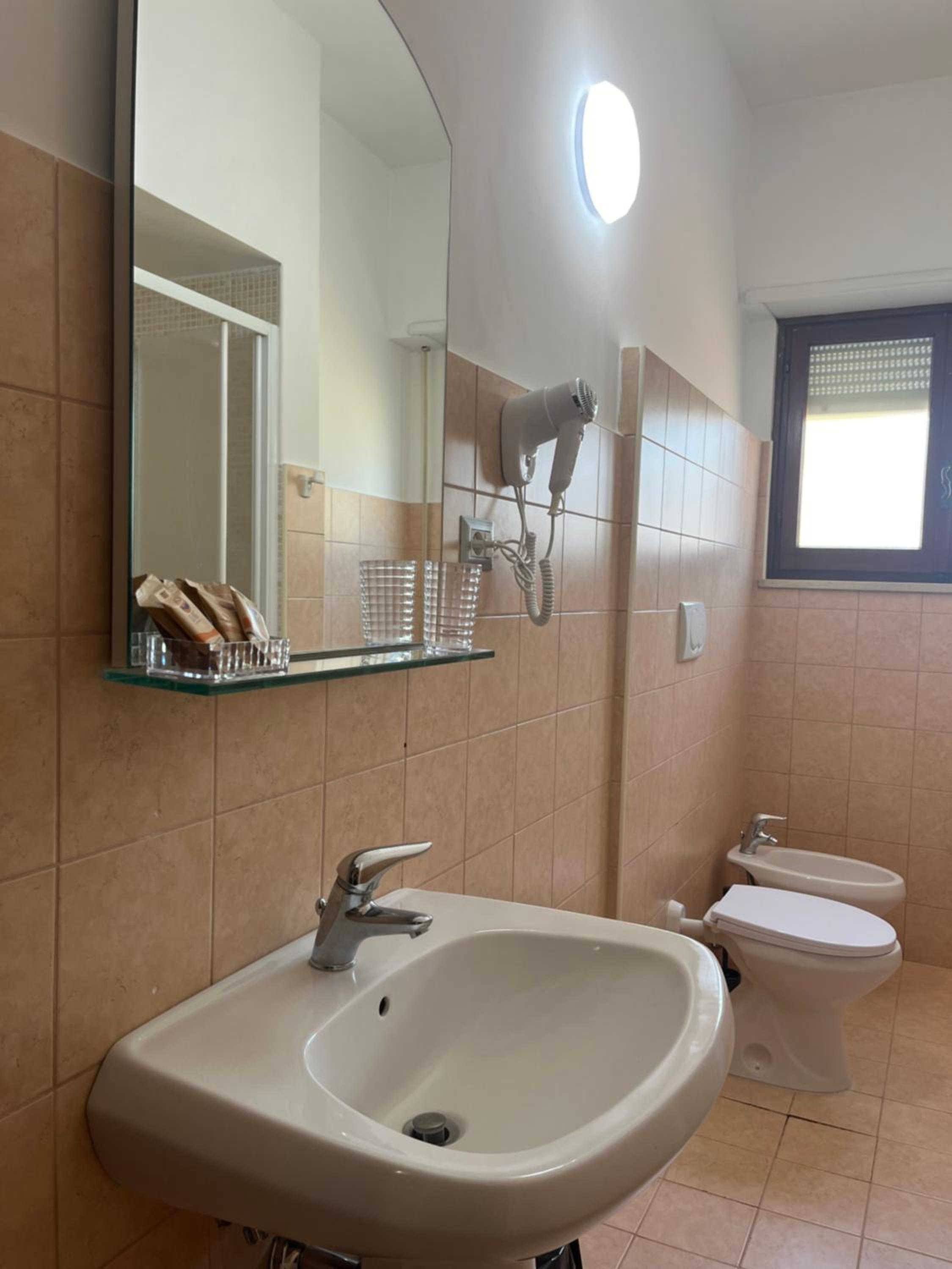 Large Double or Twin Room photo 3