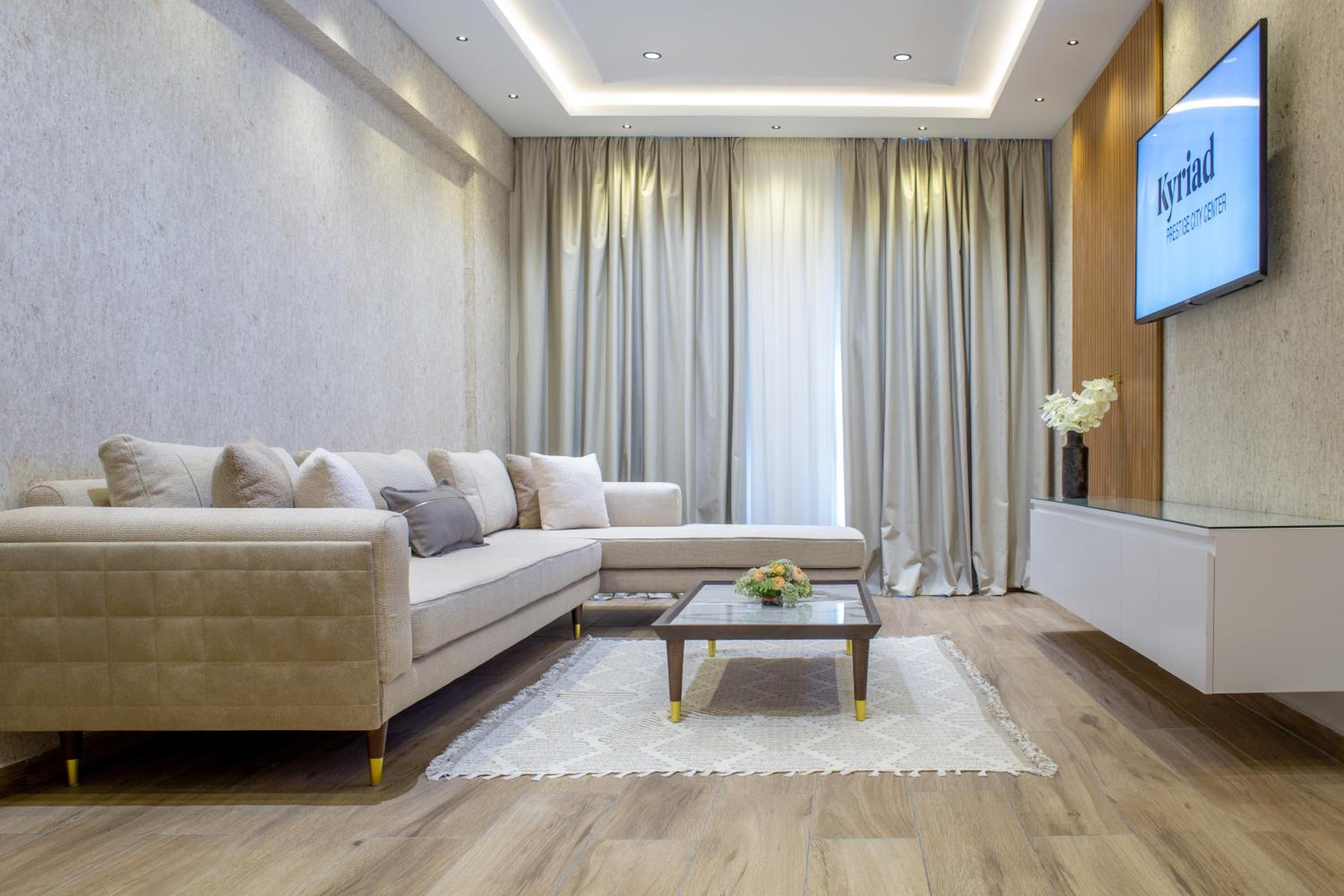 Executive Suite - 1 King Bed