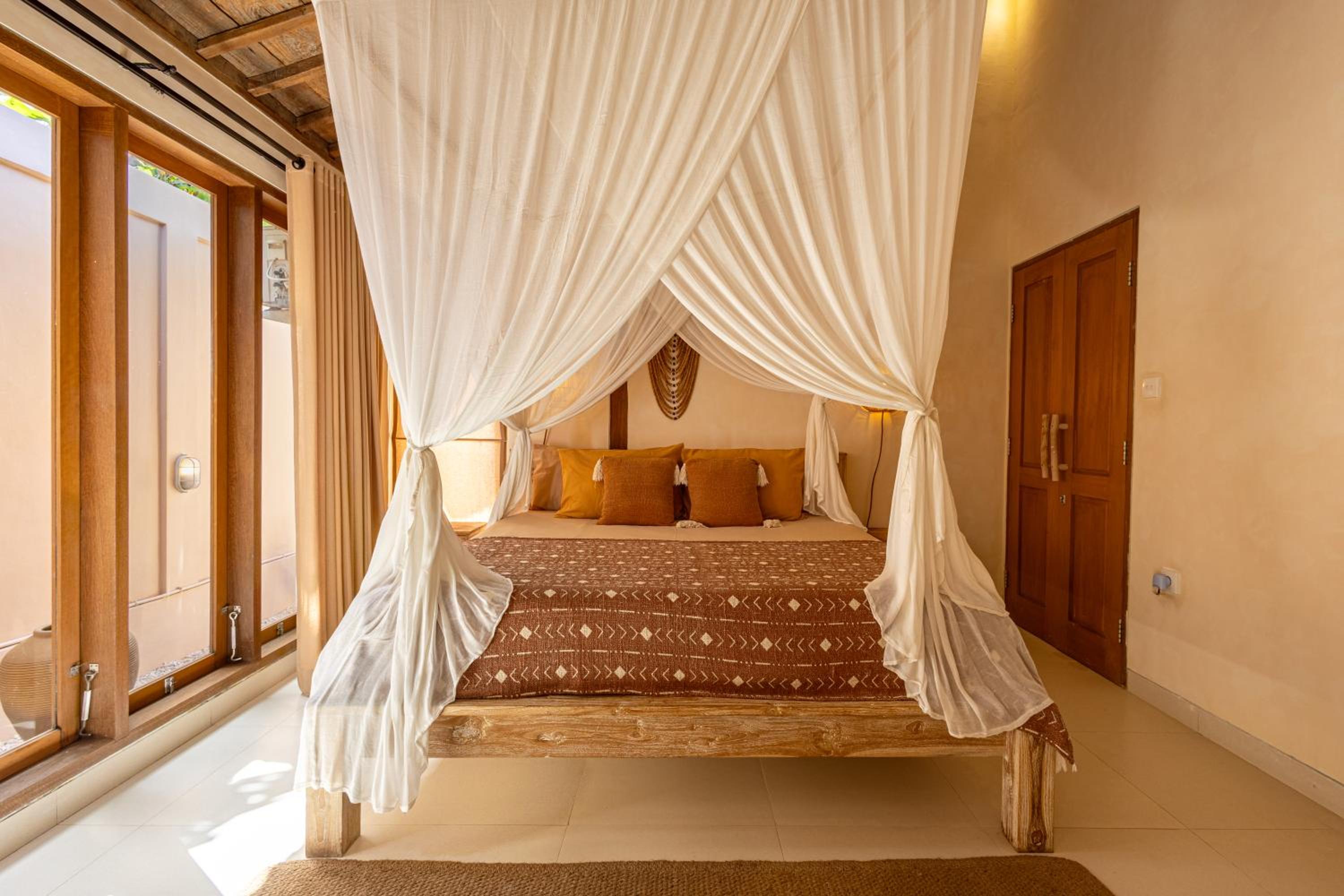 Three-Bedroom Villa photo 2