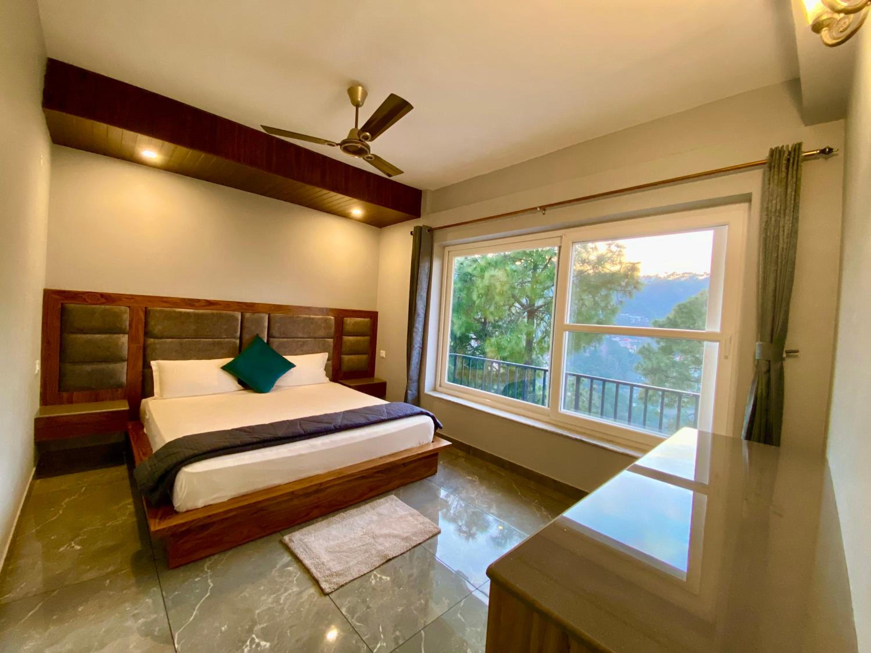 Three-Bedroom Villa photo 1