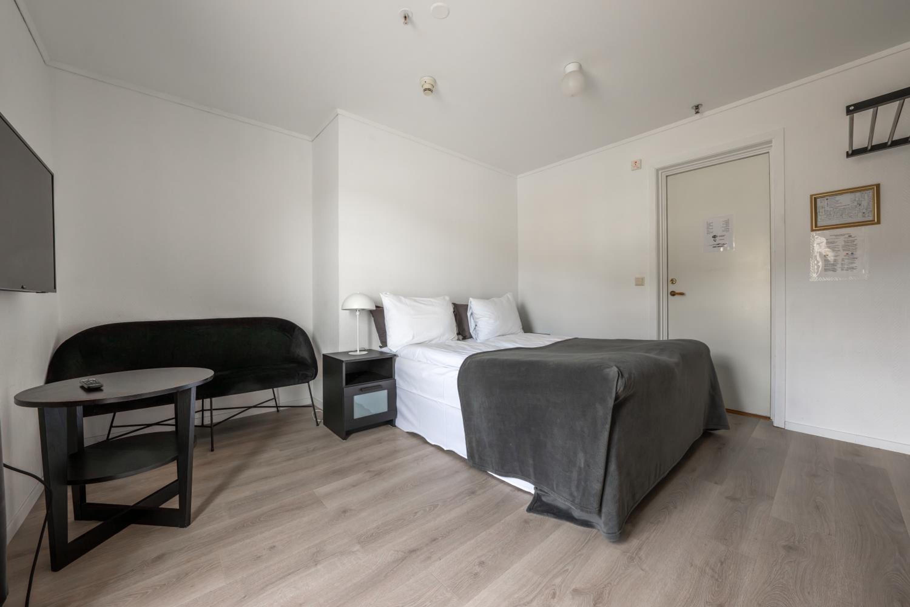 Standard Double Room - Photo 1
