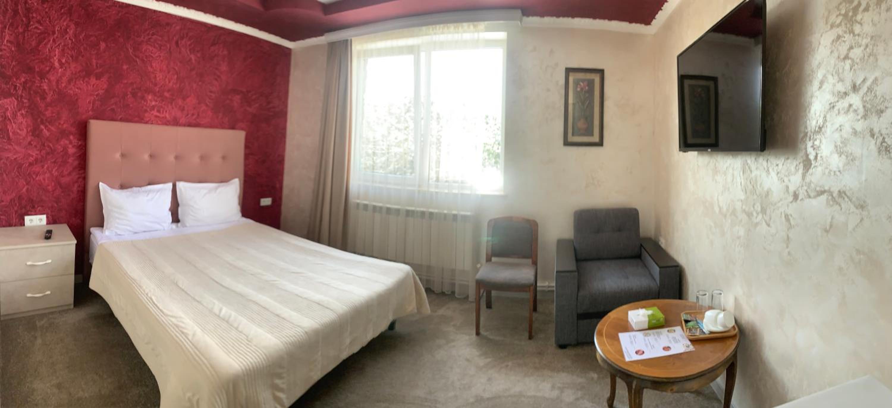 Deluxe Double Room (2 Adults + 1 Child) photo 1