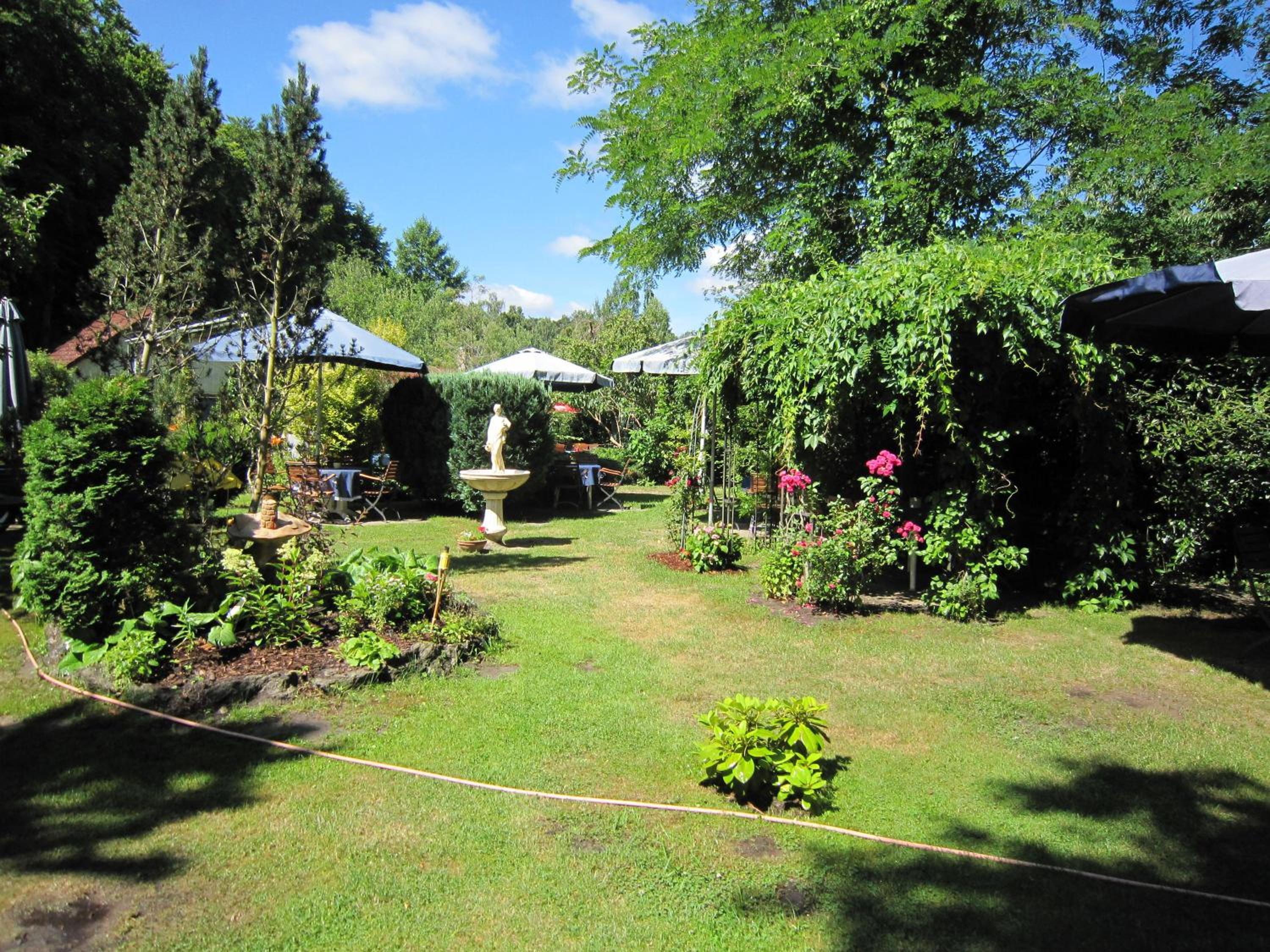 Deluxe Bungalow with Garden View photo 2