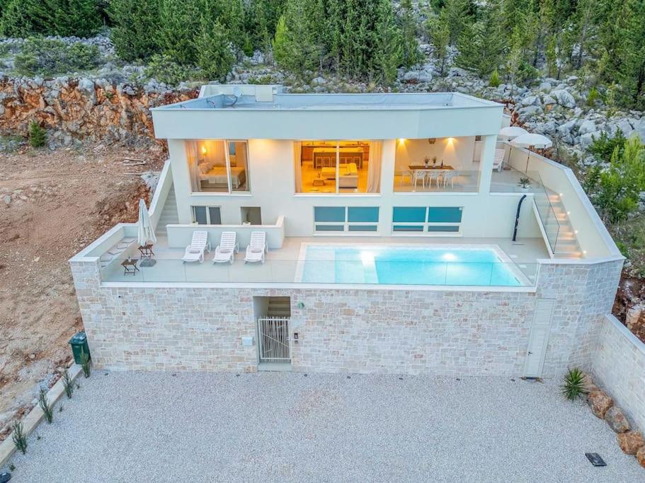 Two-Bedroom Villa photo 2
