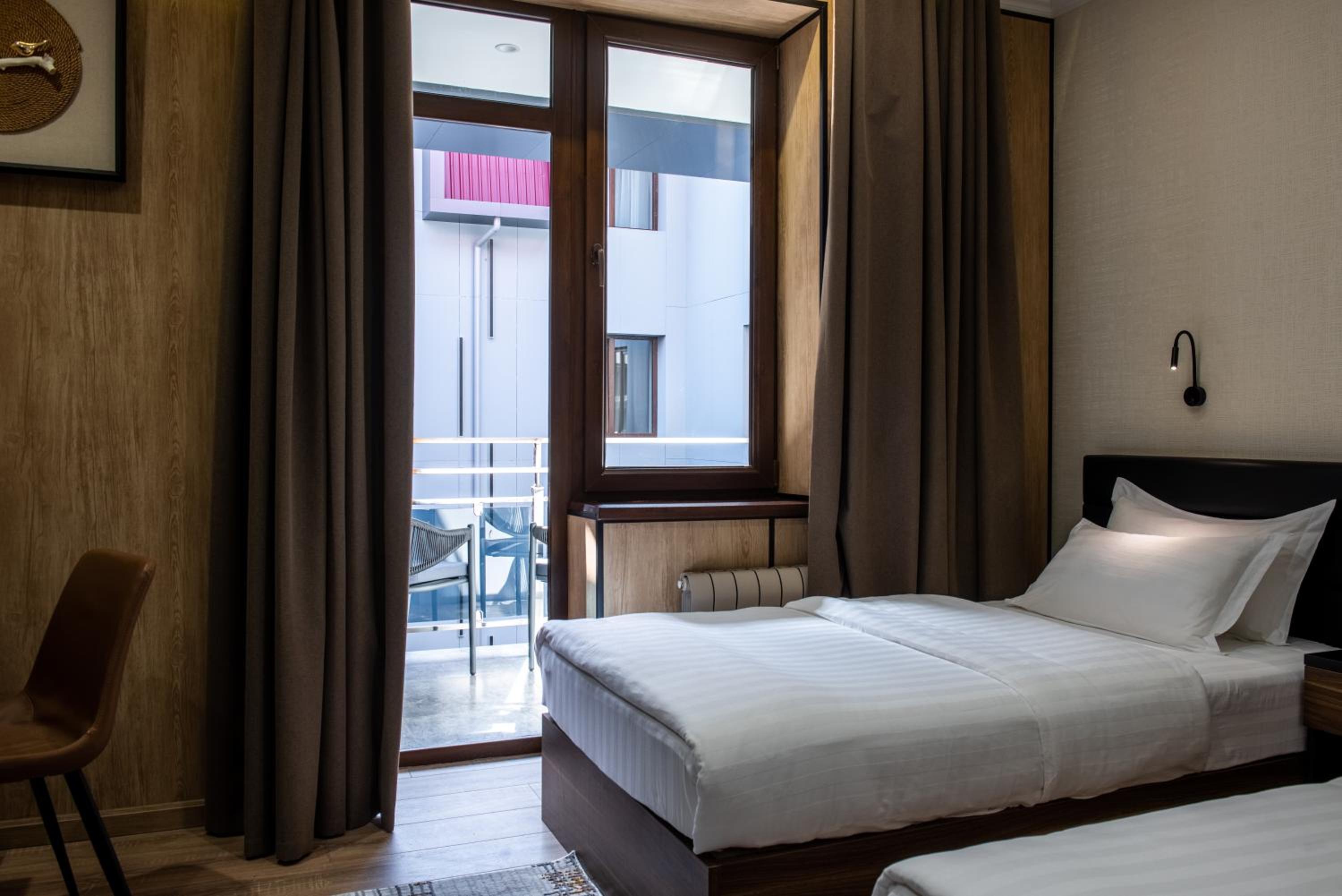 Double Or Twin Room With Balcony photo 2