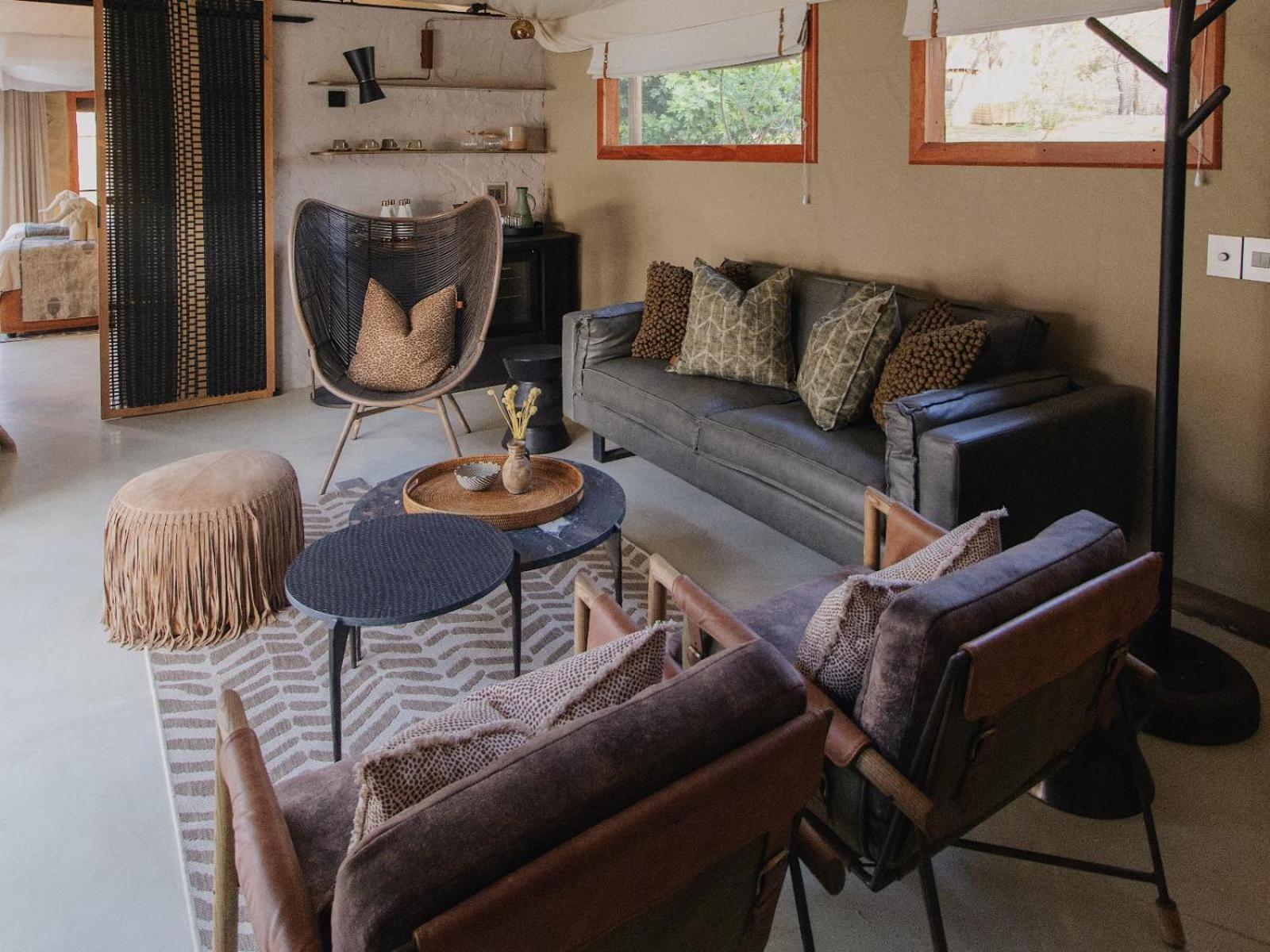 Superior Family Room photo 1