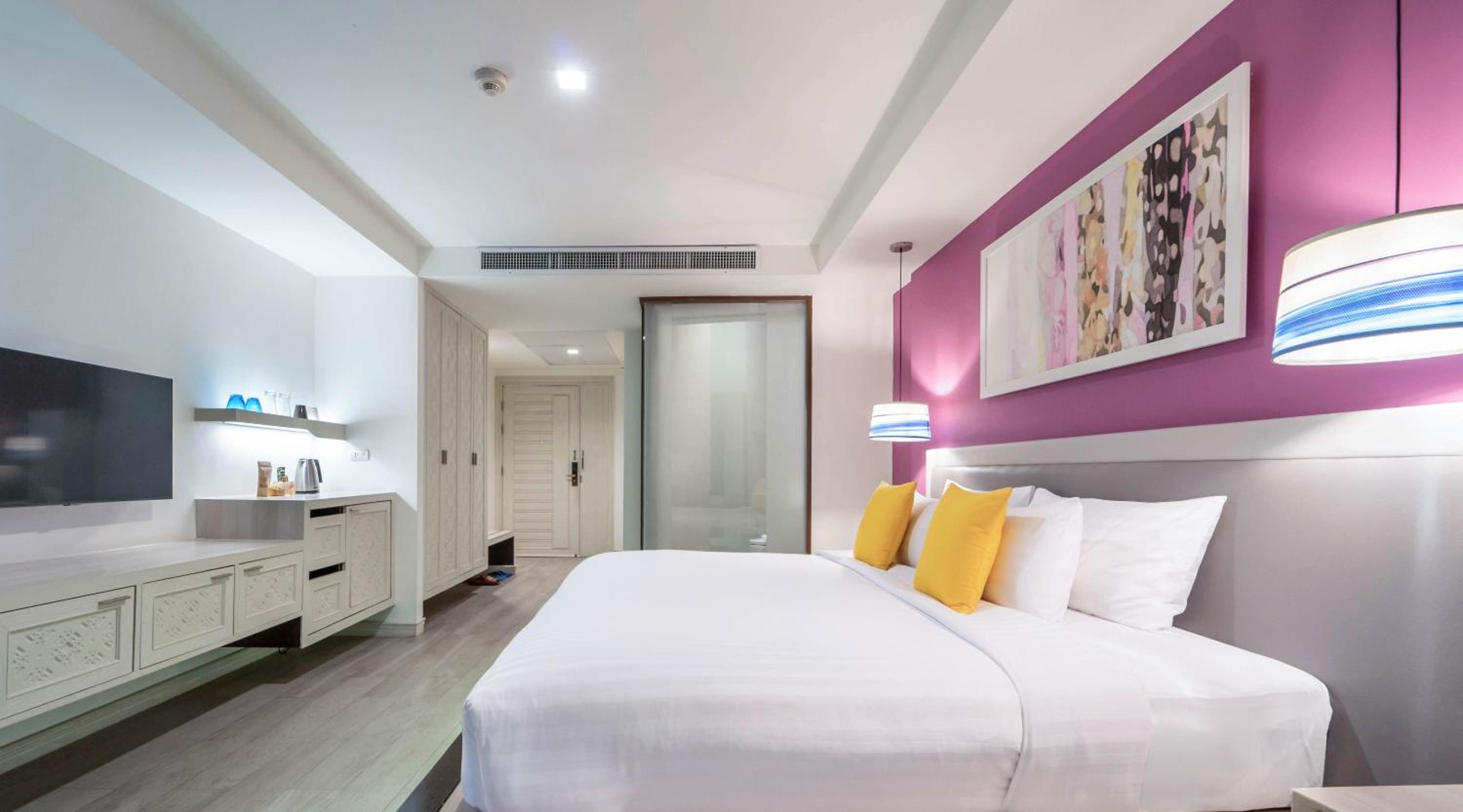 Deluxe Room - Photo 2