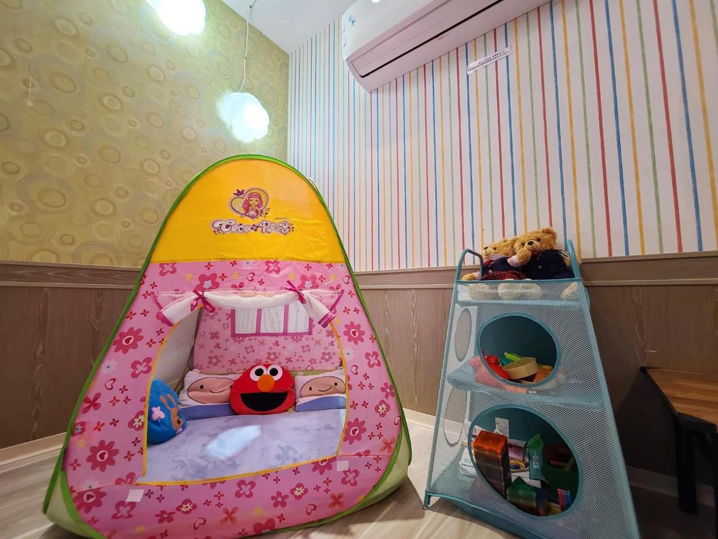 Quadruple Room with Private Bathroom photo 2
