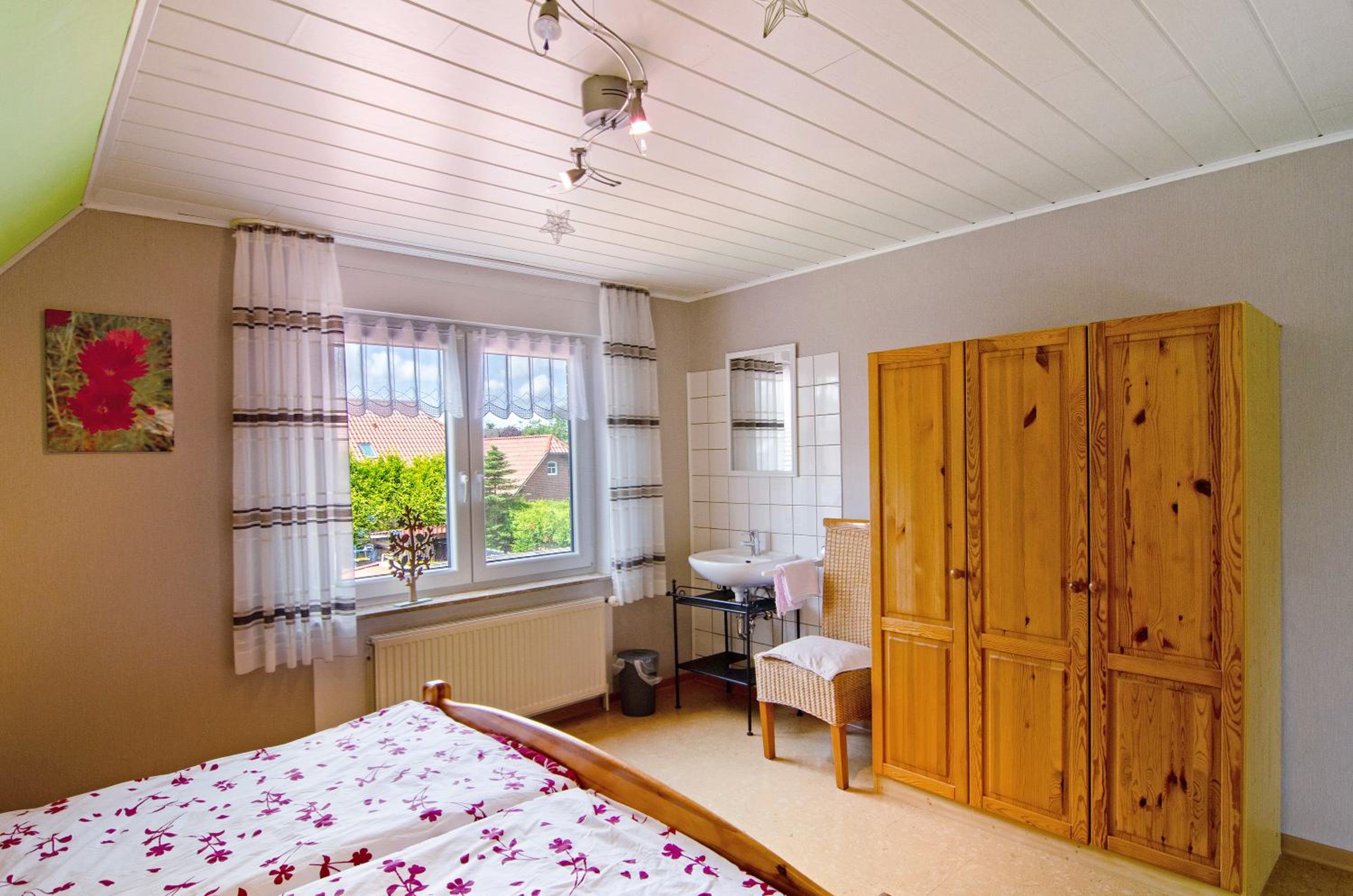One-Bedroom Apartment with Garden photo 2