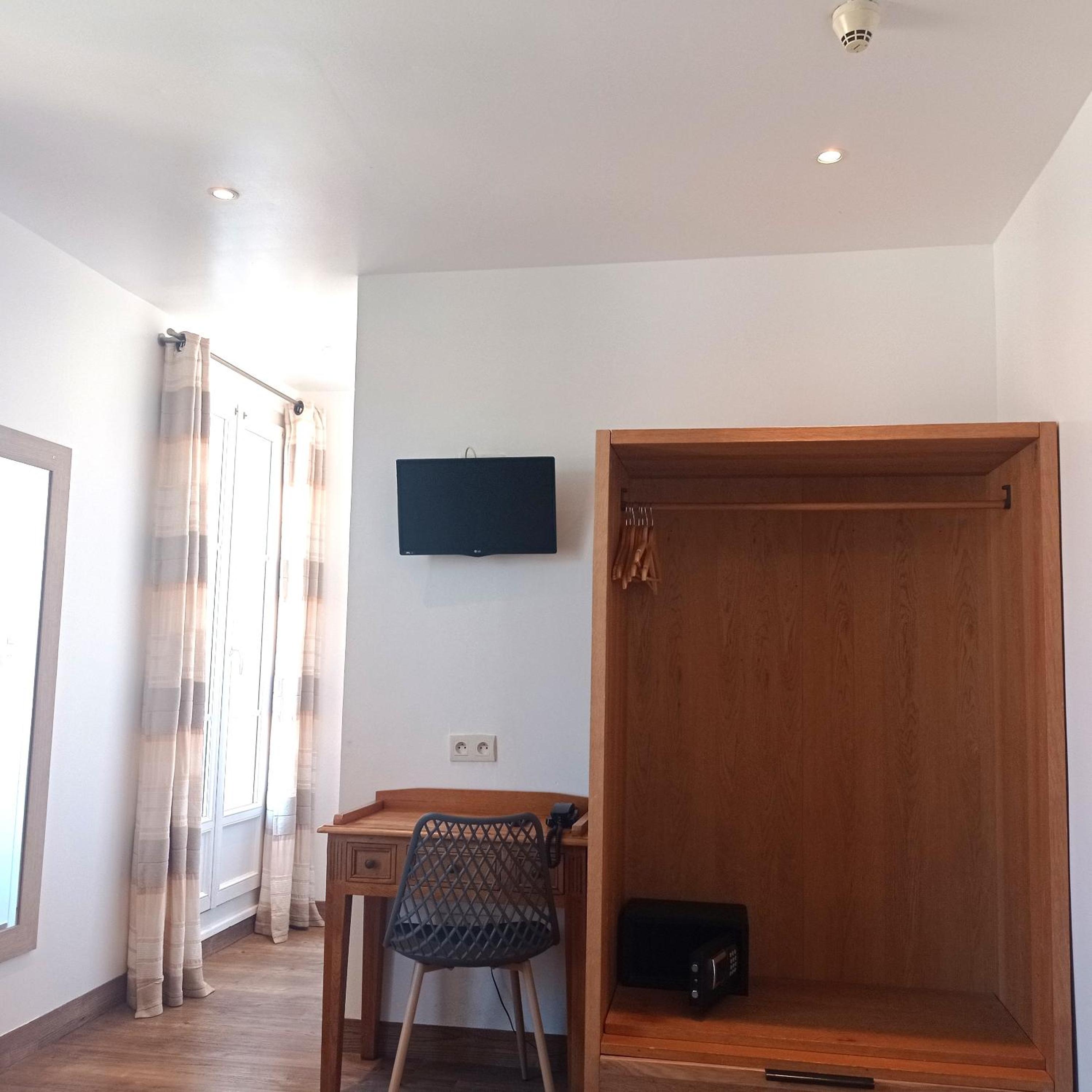 Superior Double or Twin Room - Photo 5