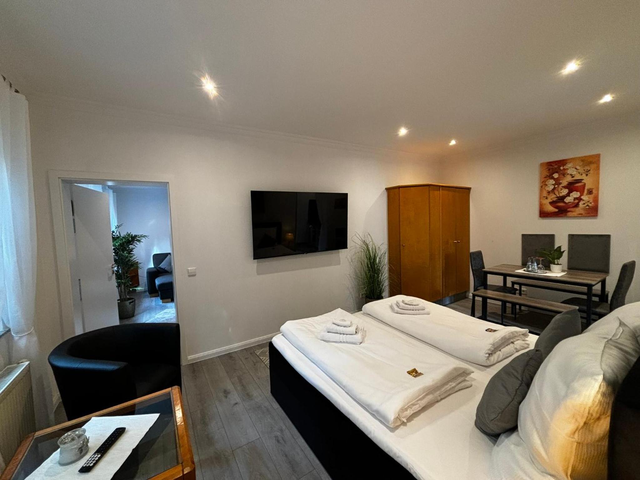 Deluxe Family Room - Photo 3