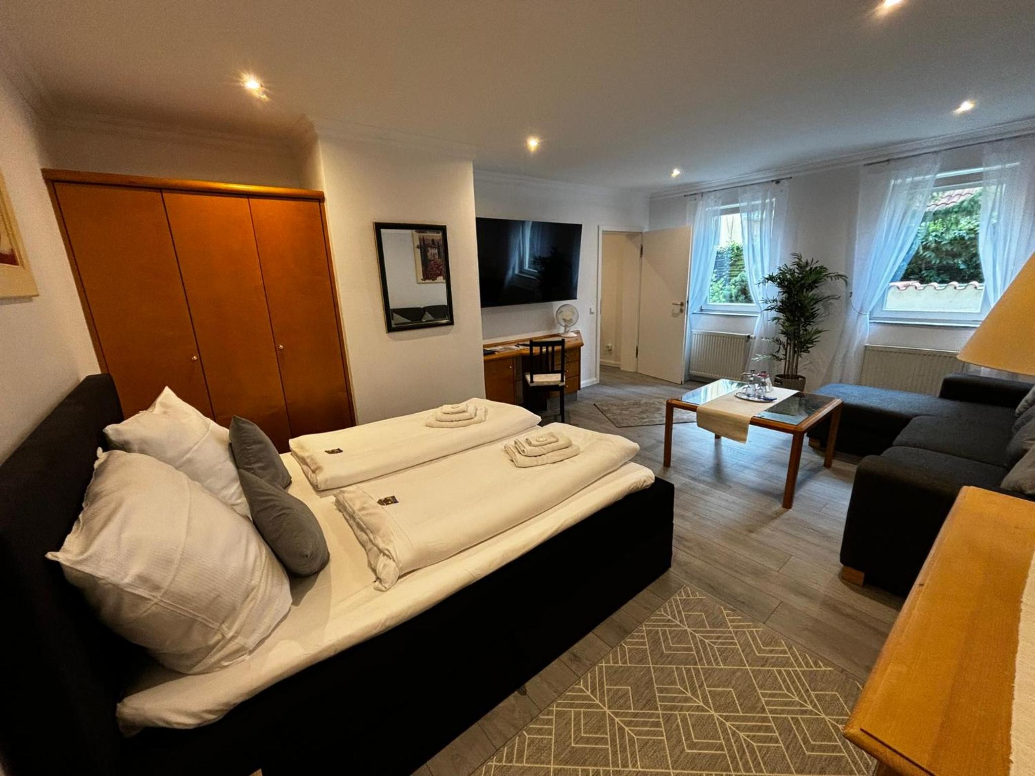 Deluxe Family Room - Photo 19
