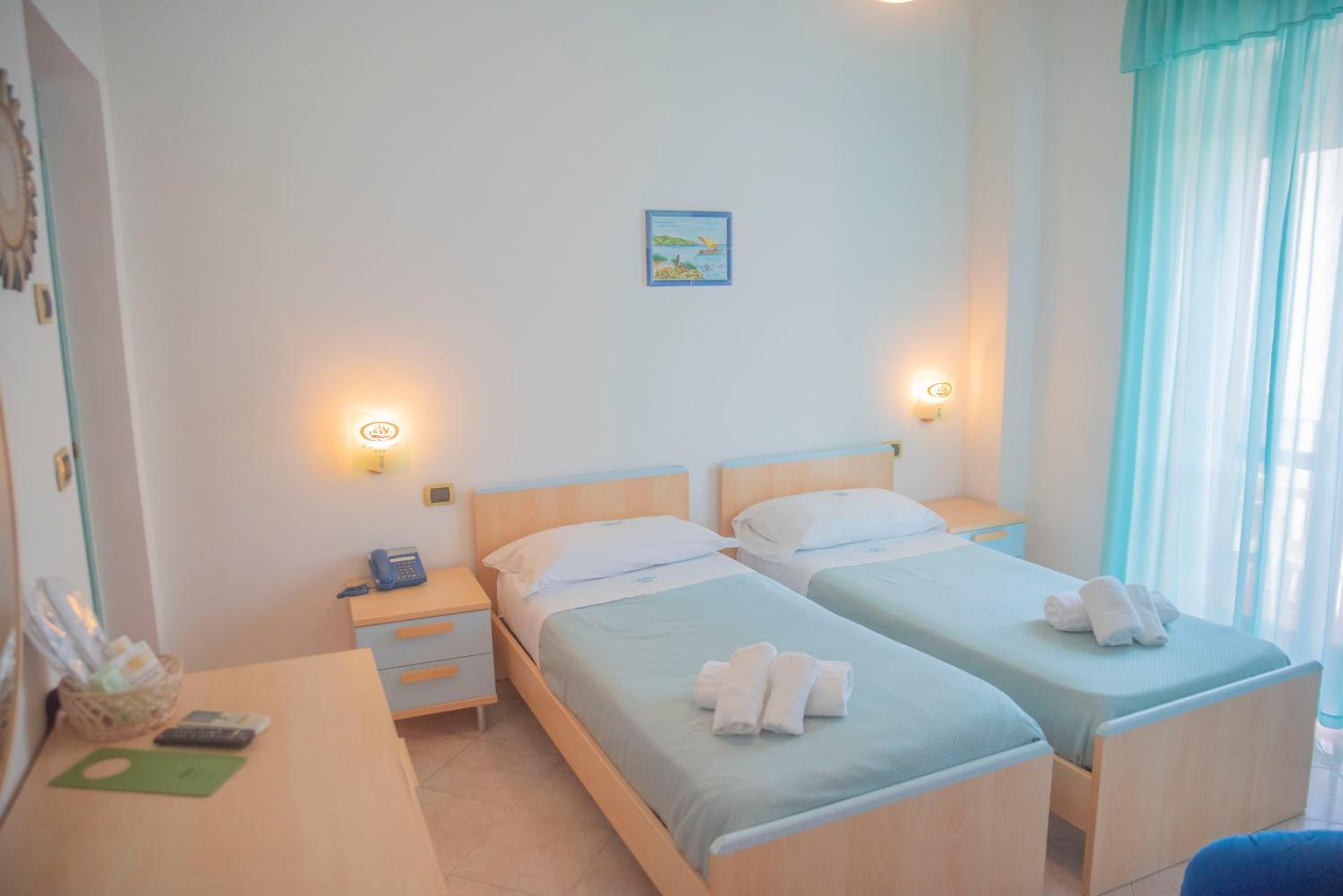 Twin Room with Balcony photo 2
