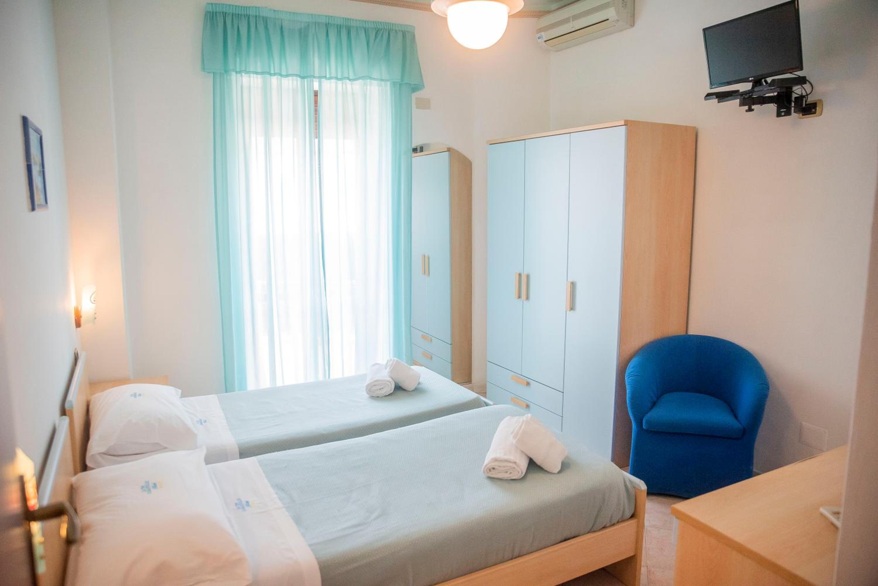 Twin Room with Balcony photo 1