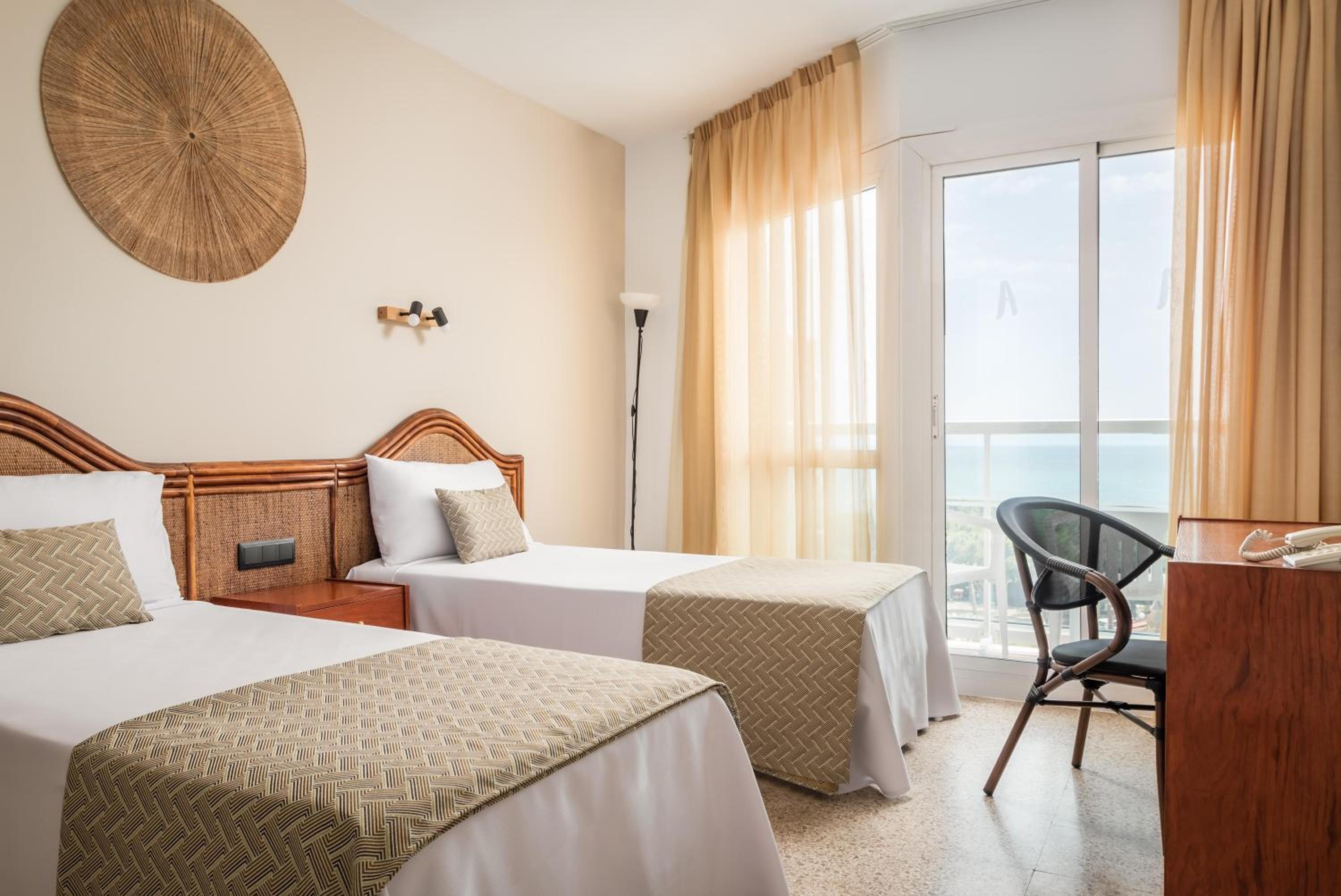 Double or Twin Room with Sea View
