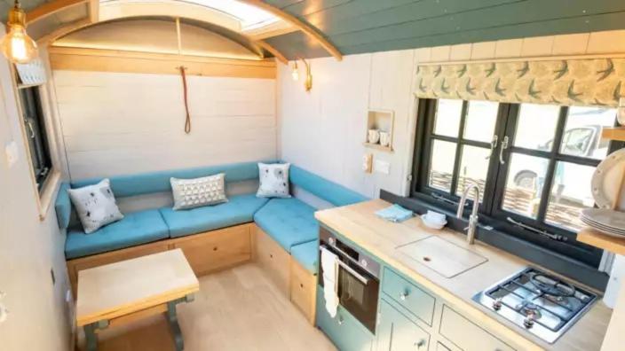 Mobile Home photo 2