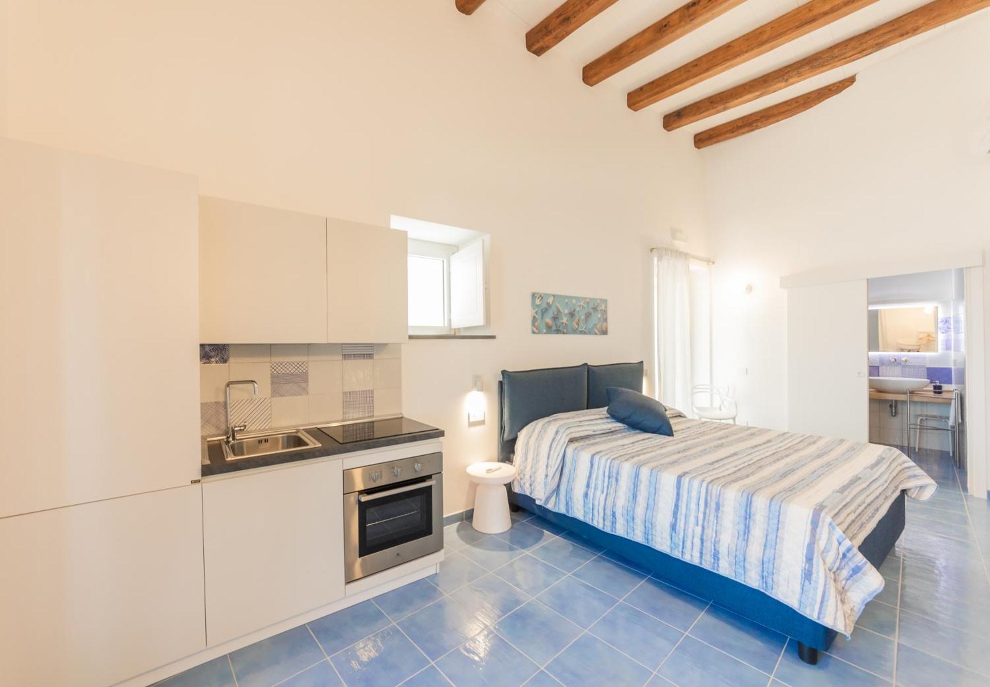 Studio Apartment with Sea View photo 3