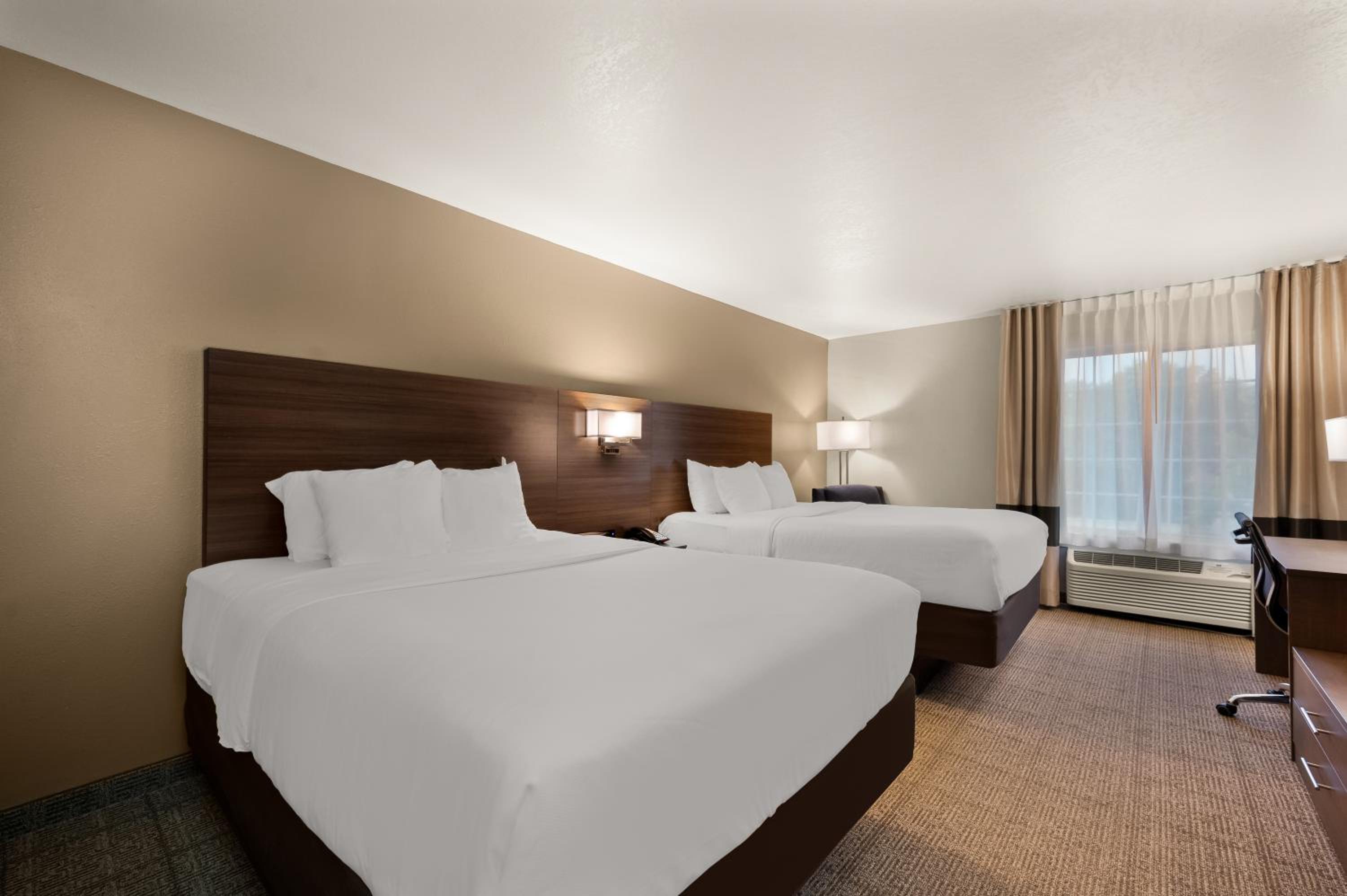 Queen Room with Two Queen Beds - Photo 1