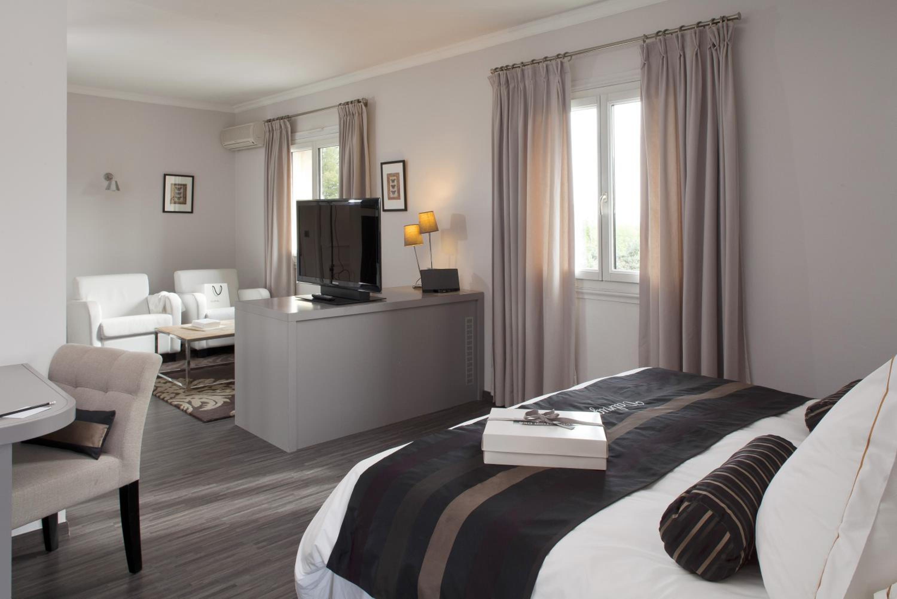 Suite Deluxe avec Terrasse et Accès Gratuit au Spa