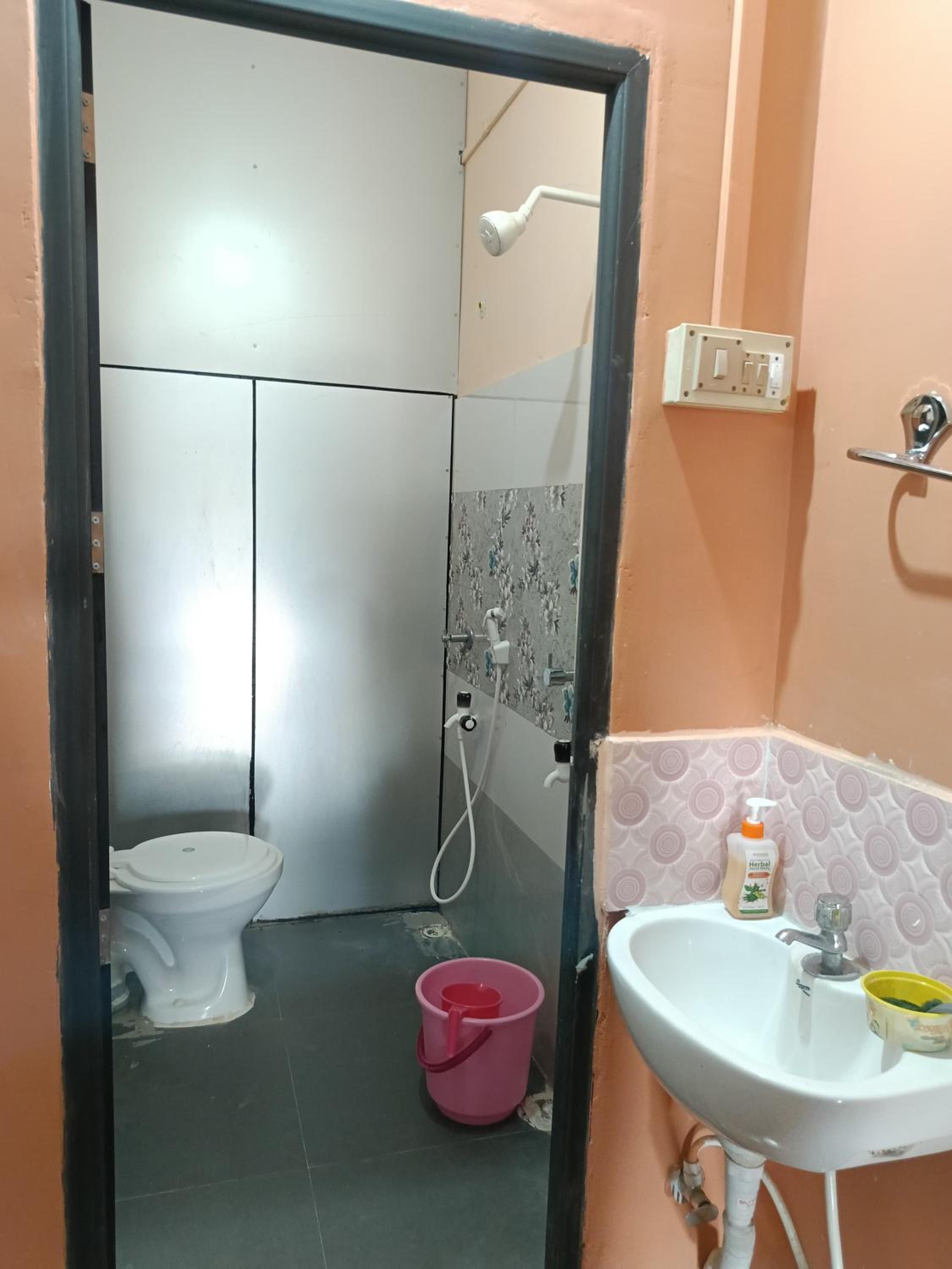 Basic Triple Room photo 2
