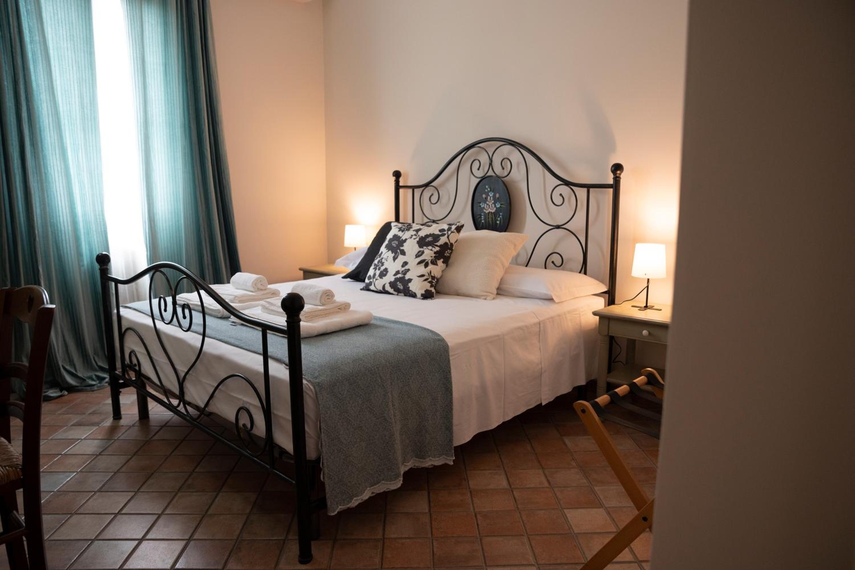 Double Room with Private Bathroom photo 1