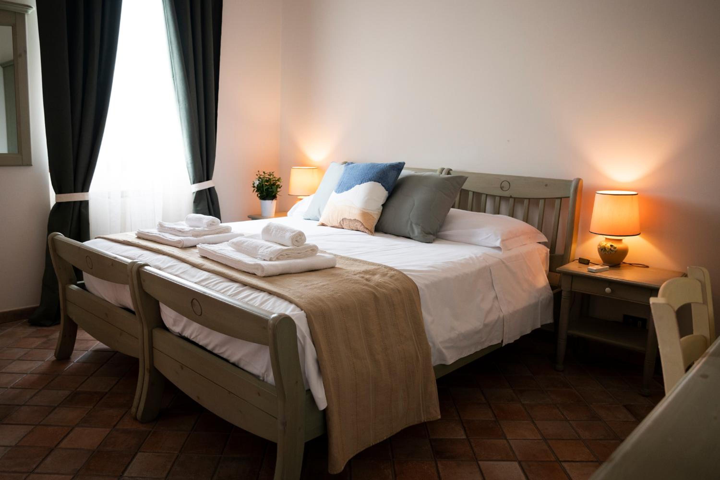 Double Room with Private Bathroom photo 1