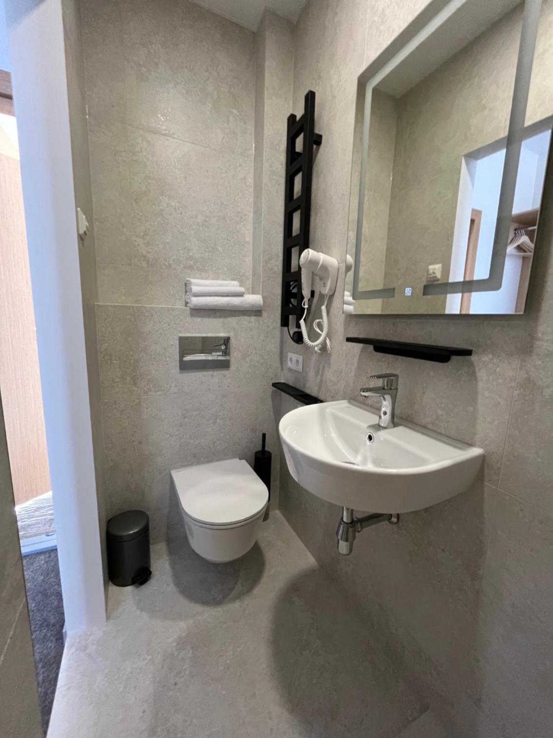Standard Double or Twin Room with Balcony photo 2
