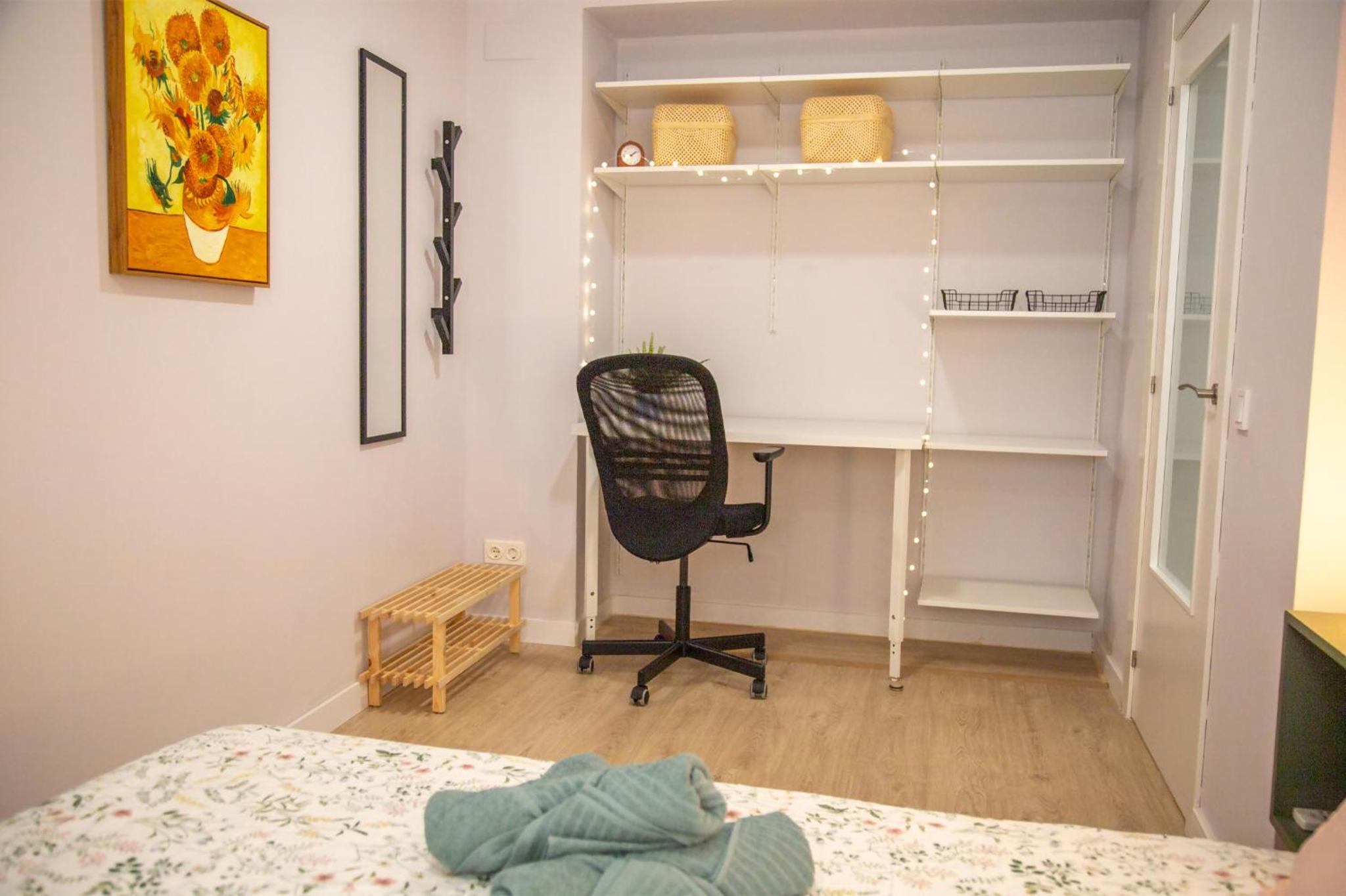 Three-Bedroom Apartment with Balcony photo 3