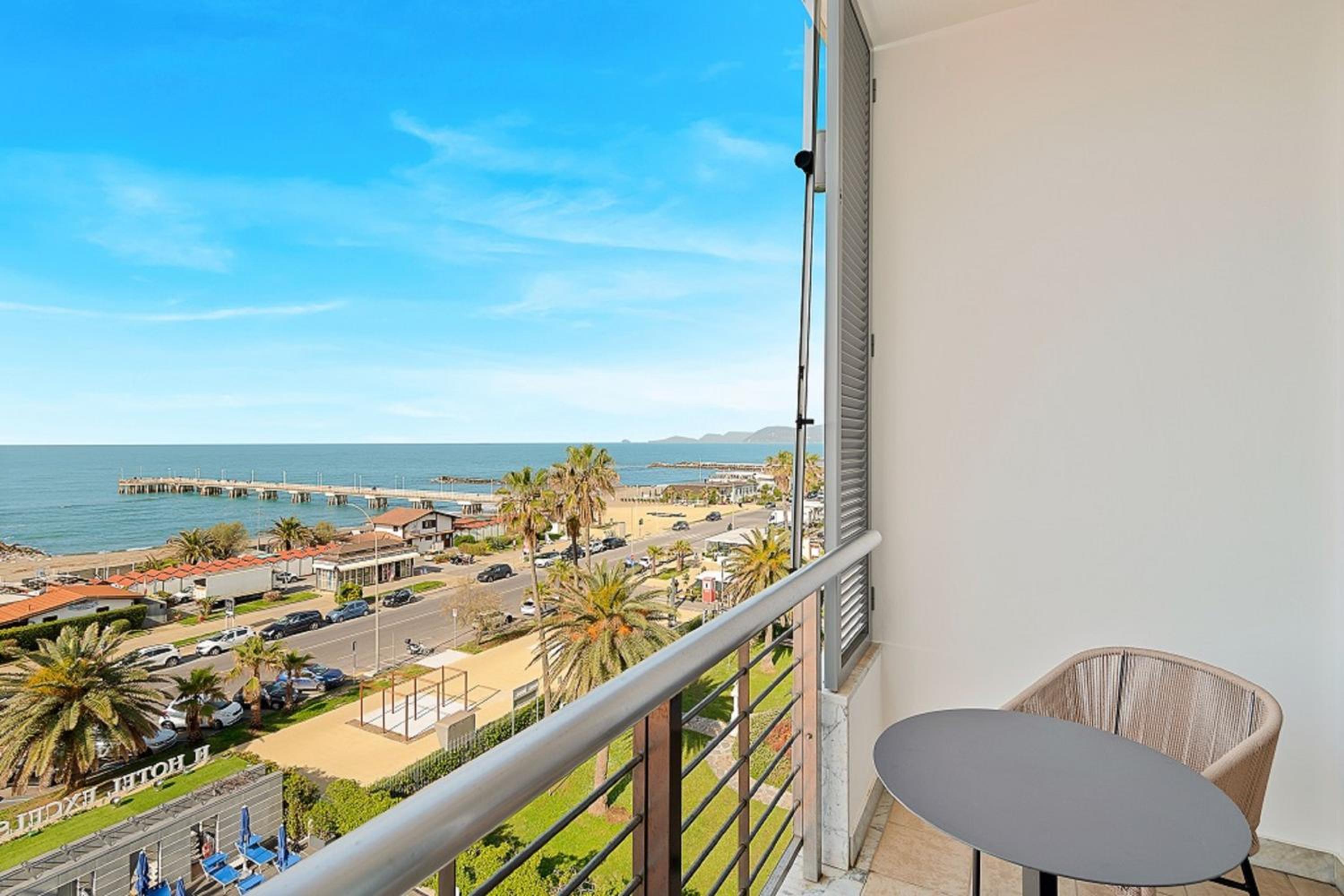 Superior Double Room with Balcony - Photo 3