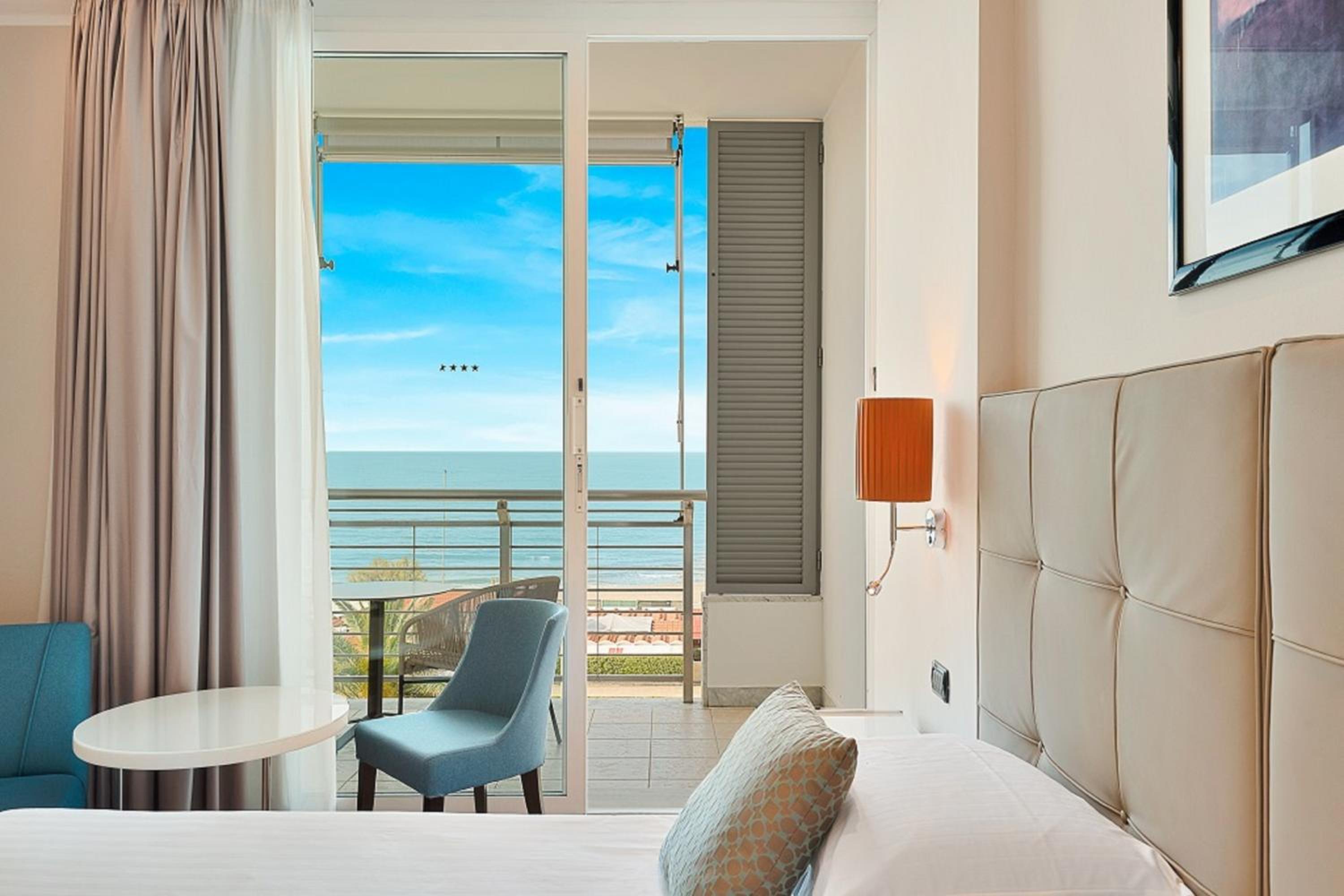 Superior Double Room with Balcony - Photo 9