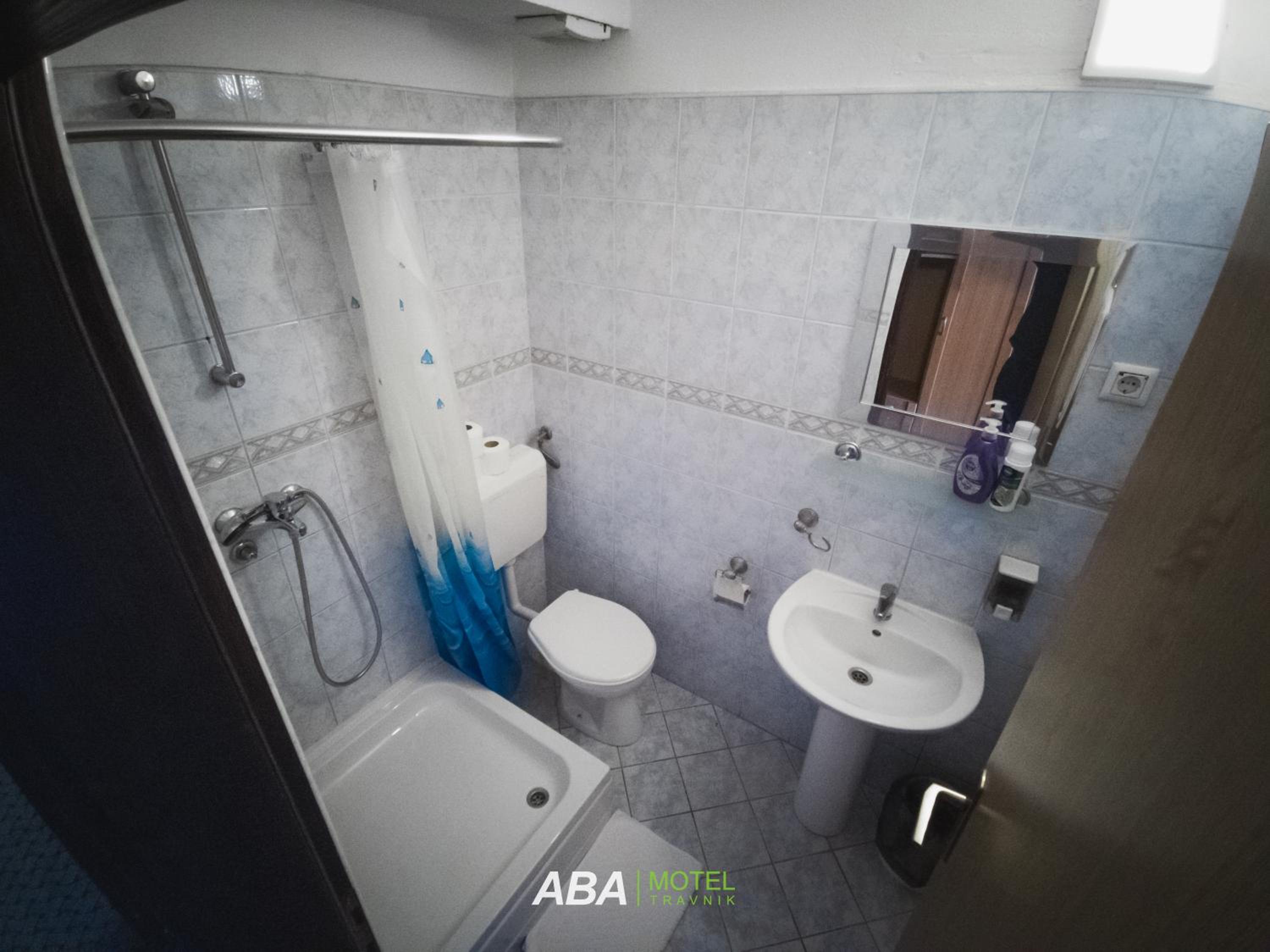 Double Room - Photo 5
