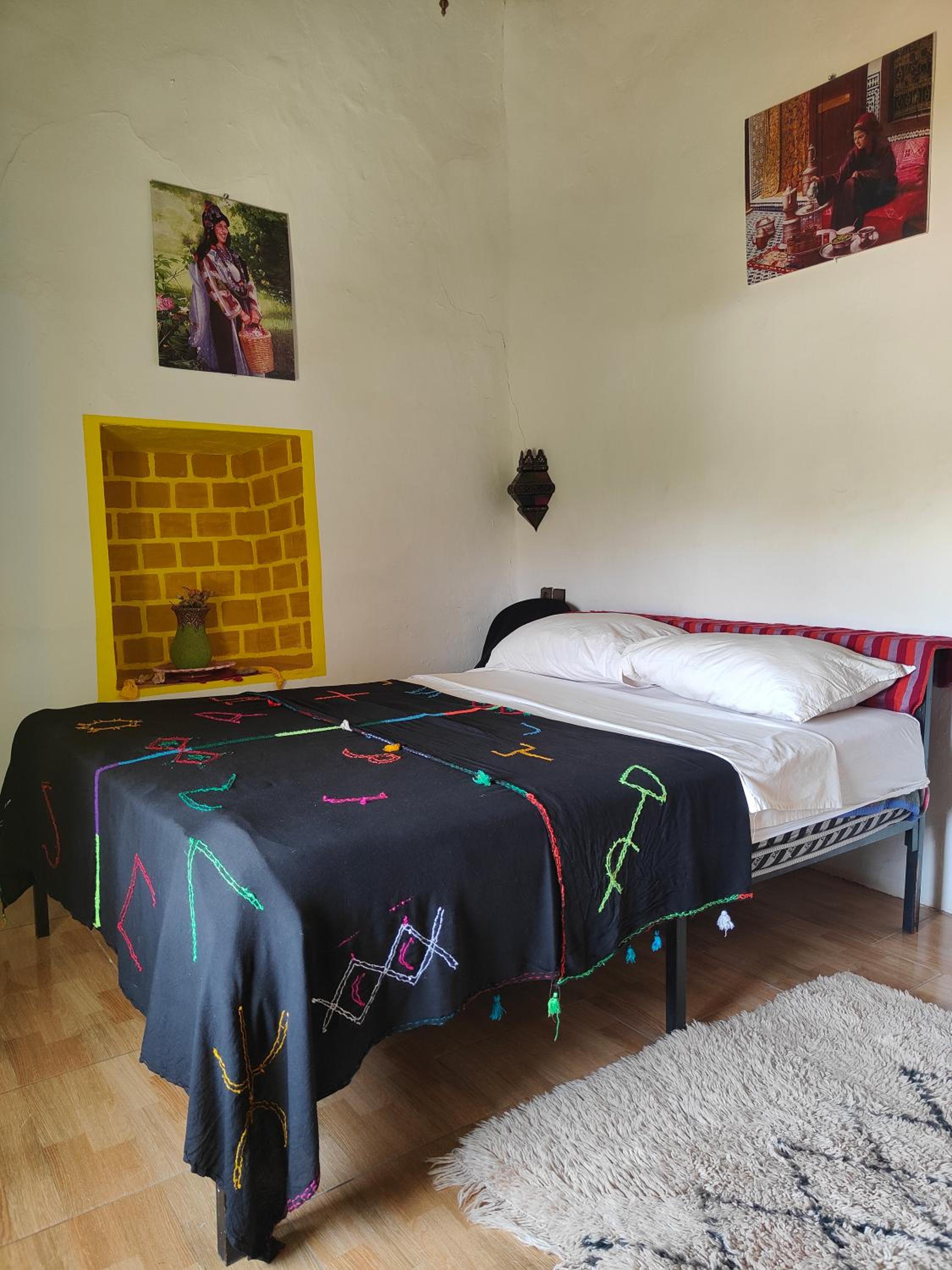 Standard Double Room with Shared Bathroom photo 2