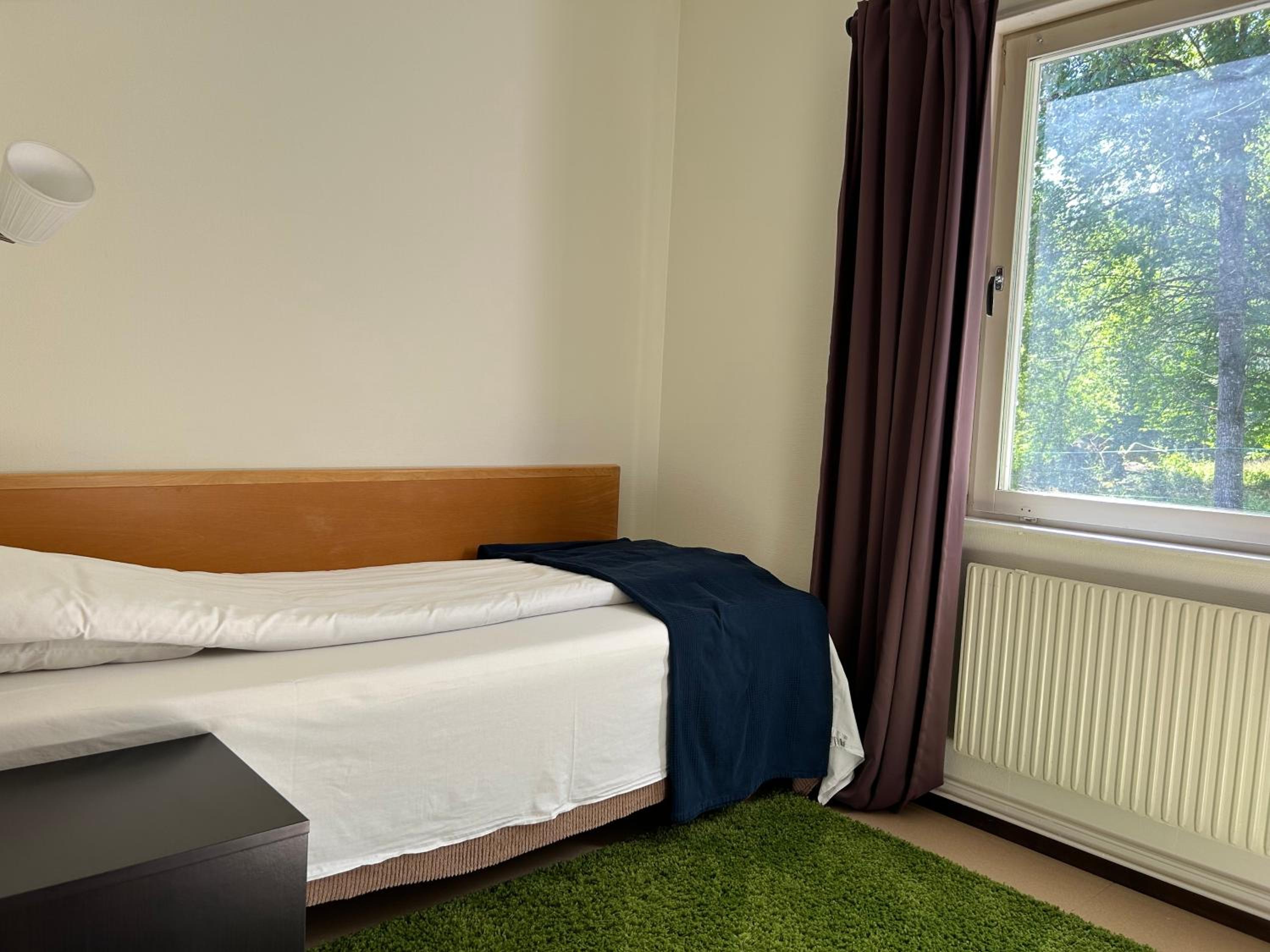 Single Room with Private Bathroom photo 1