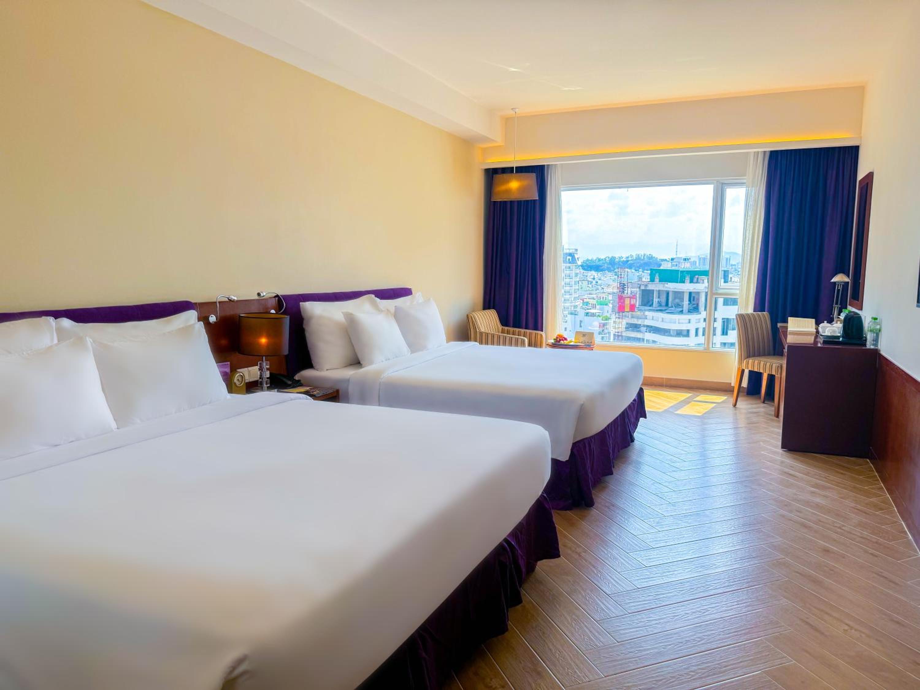 Family Deluxe City View + 24-Hour Rolling Stay