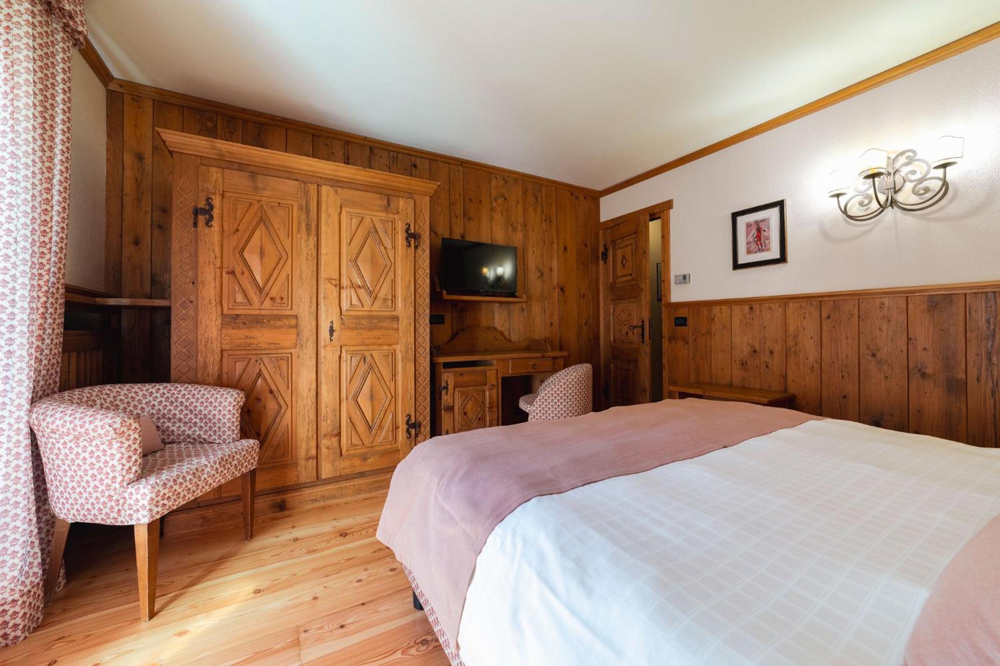 Double or Twin Room with Balcony photo 2