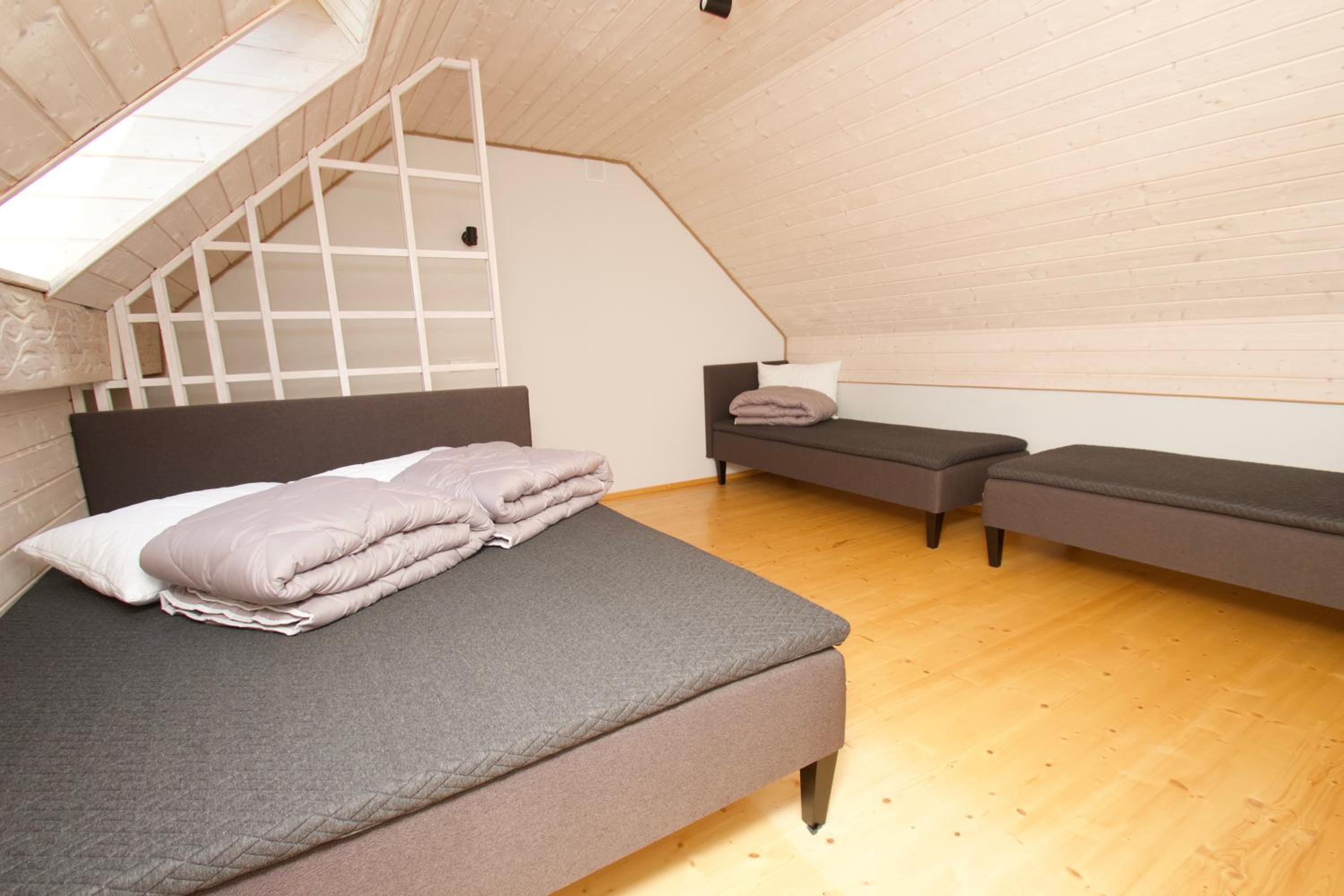 Two-Bedroom Apartment - Photo 2