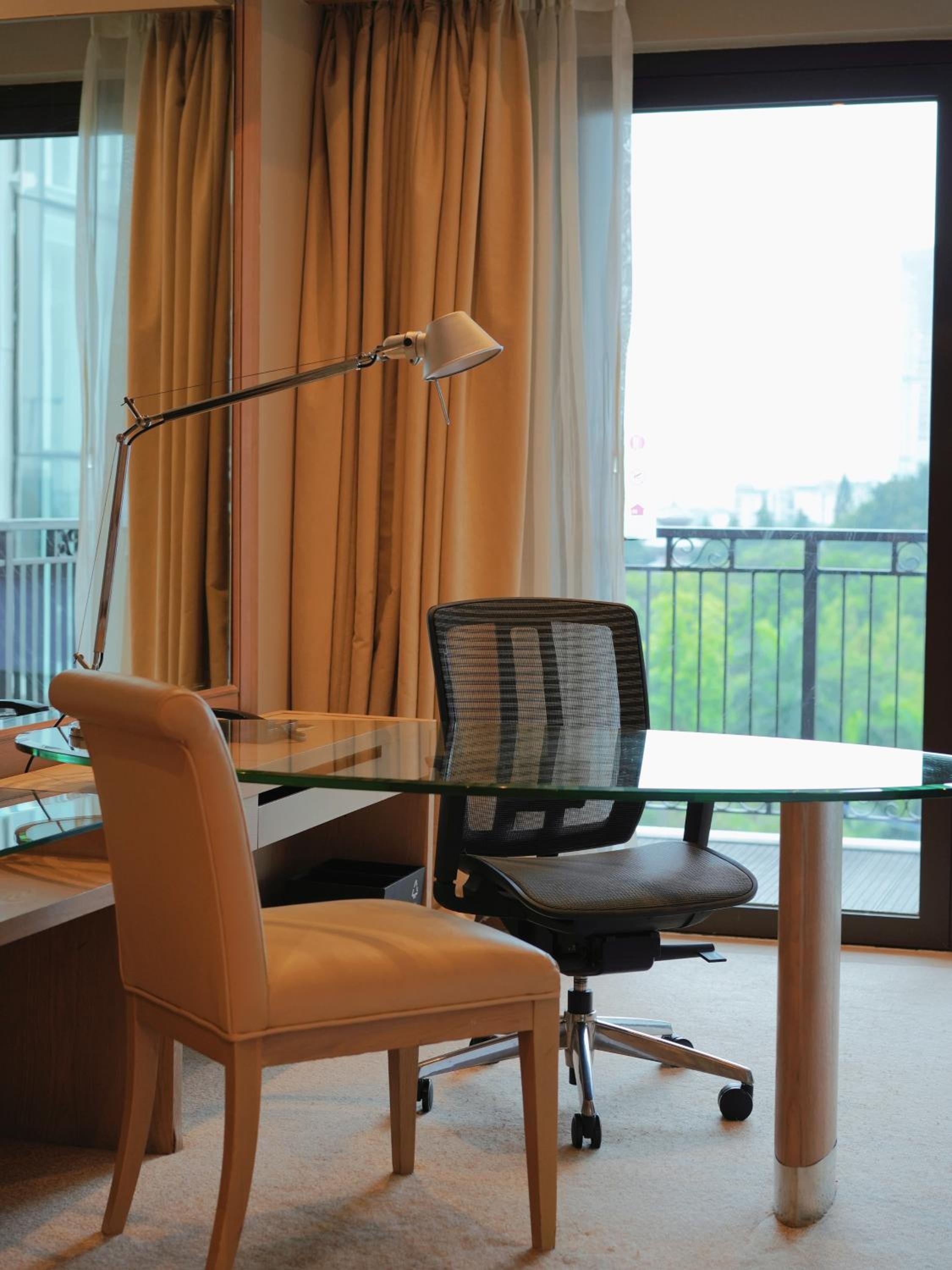 Classic King Room with Garden View - Photo 6