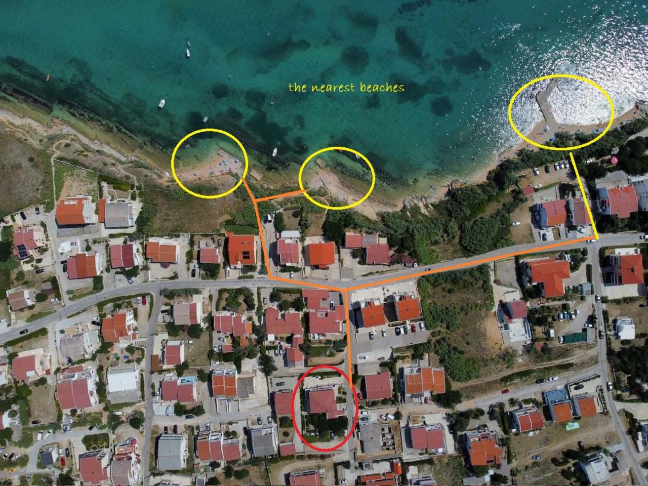 Four-Bedroom Apartment with Sea View - Photo 14
