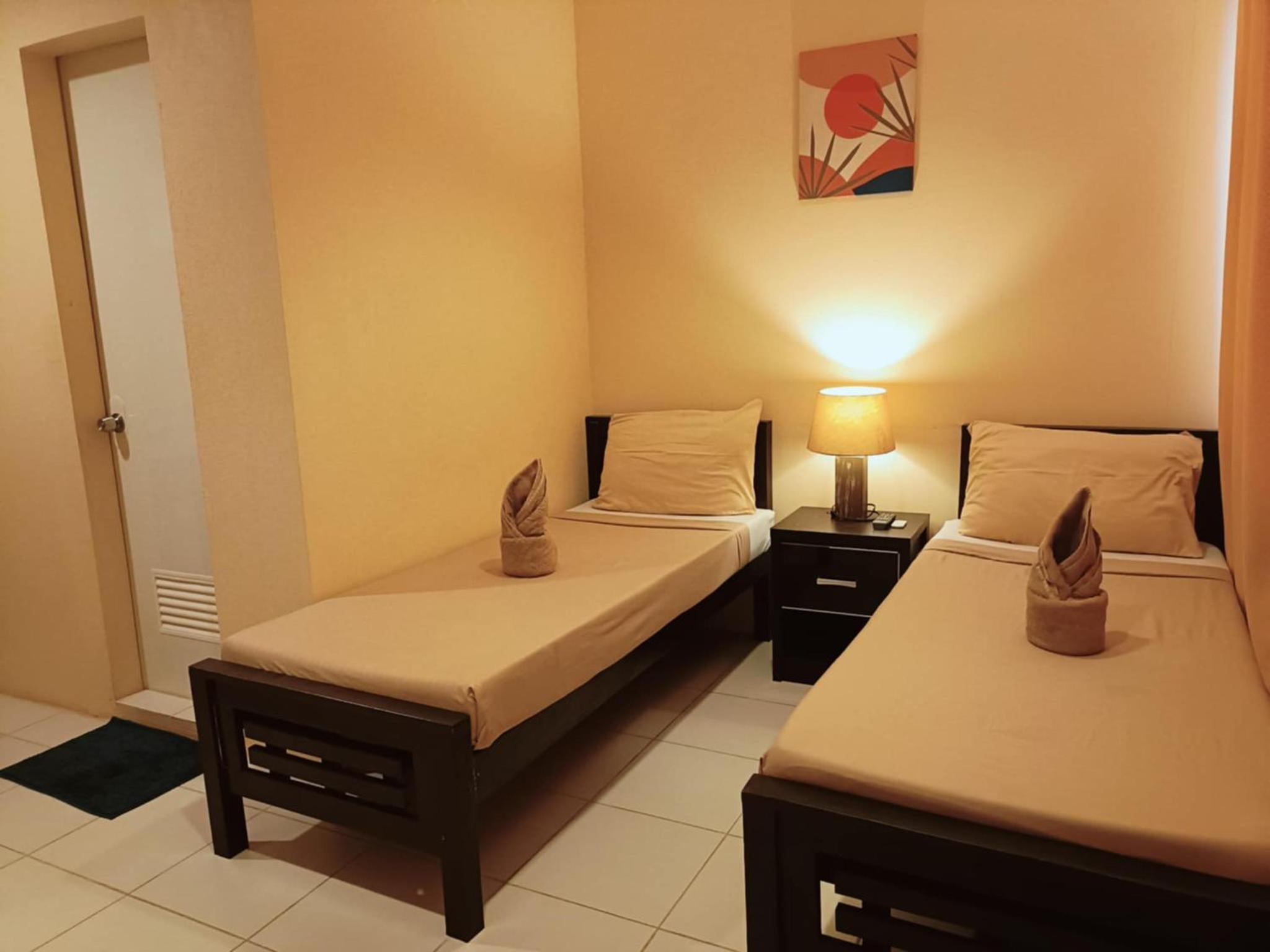 Standard Twin Room - Photo 1