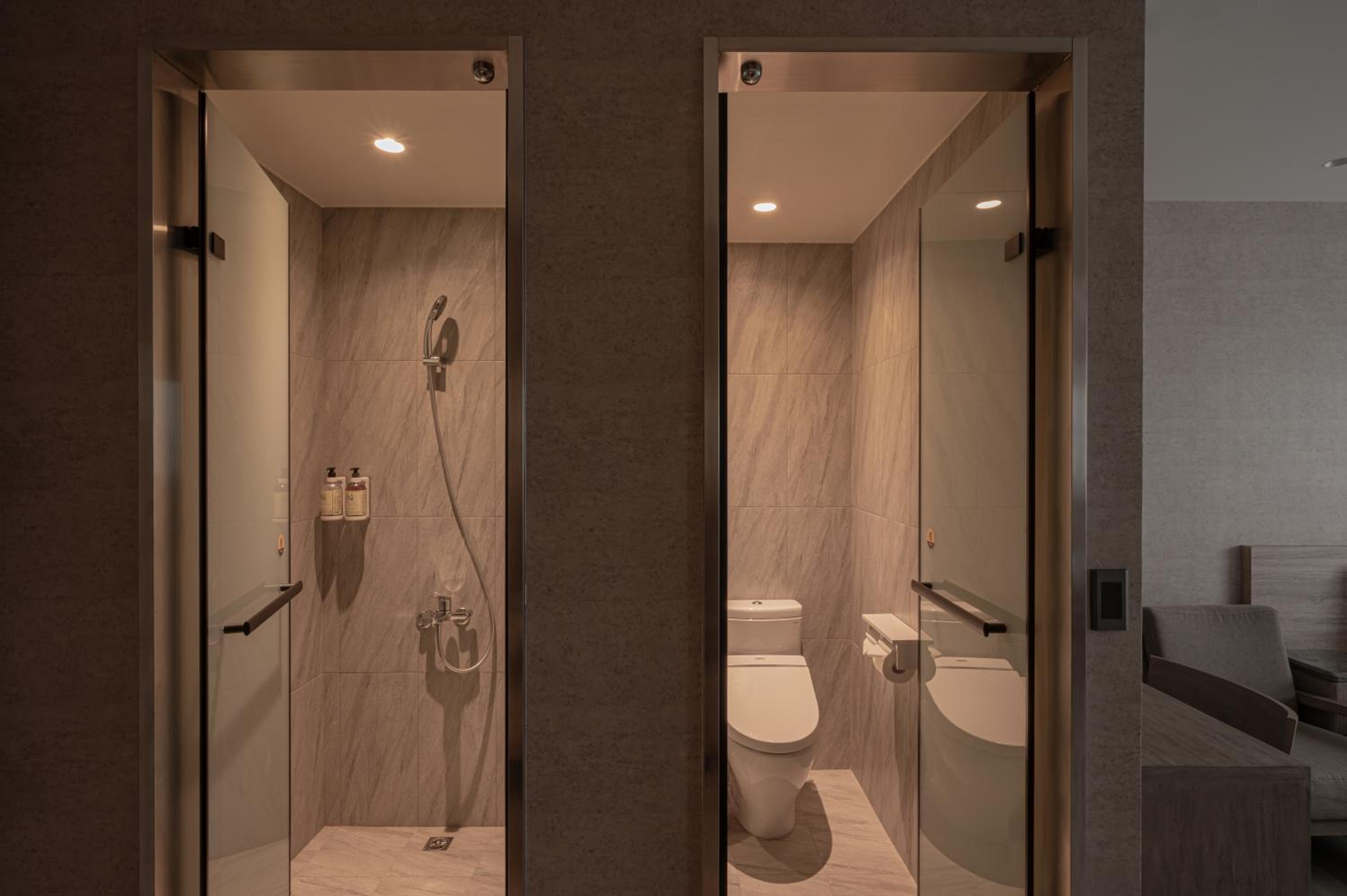 Standard Twin Room - Photo 2