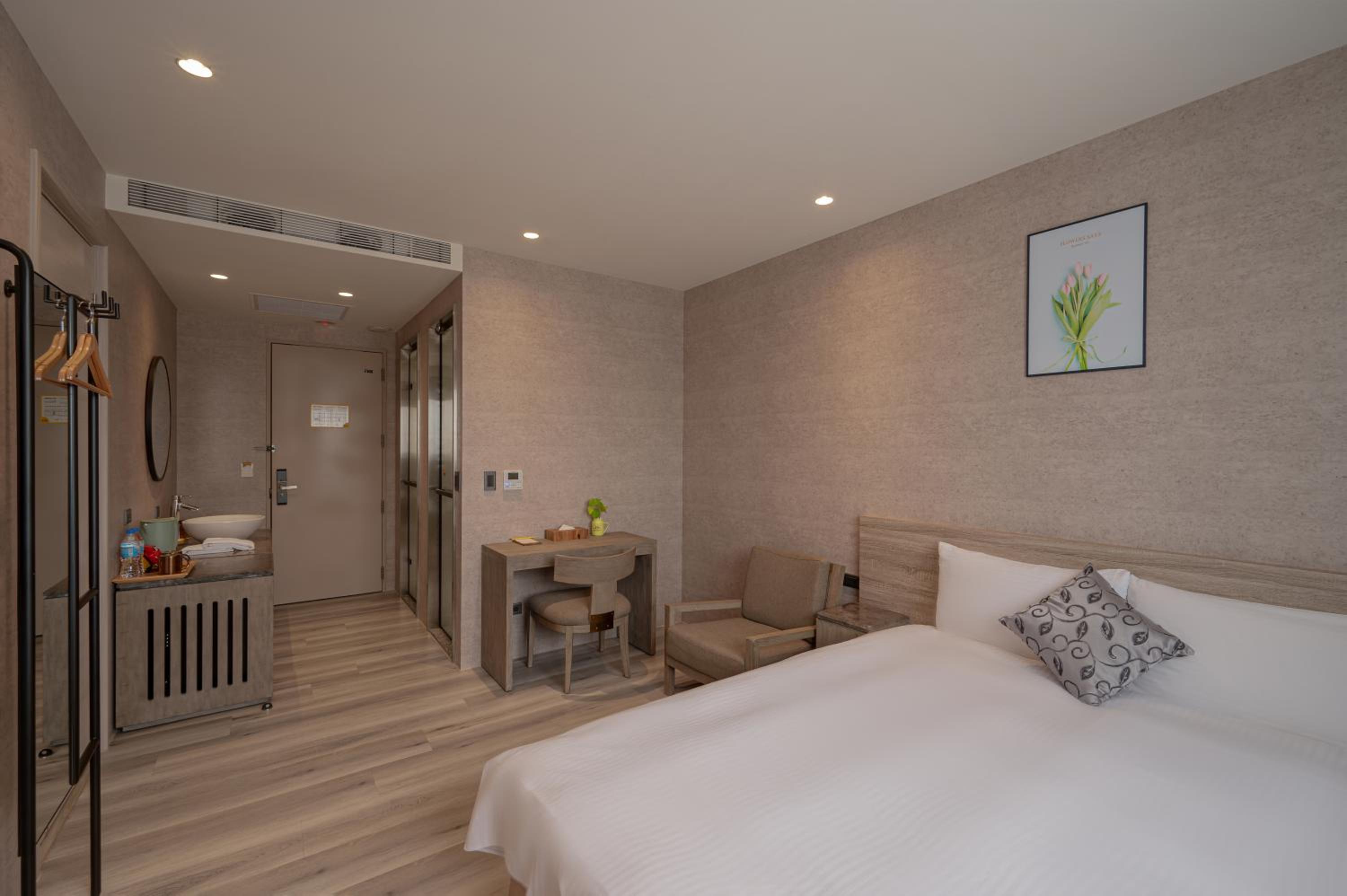 Standard Double Room - Photo 5