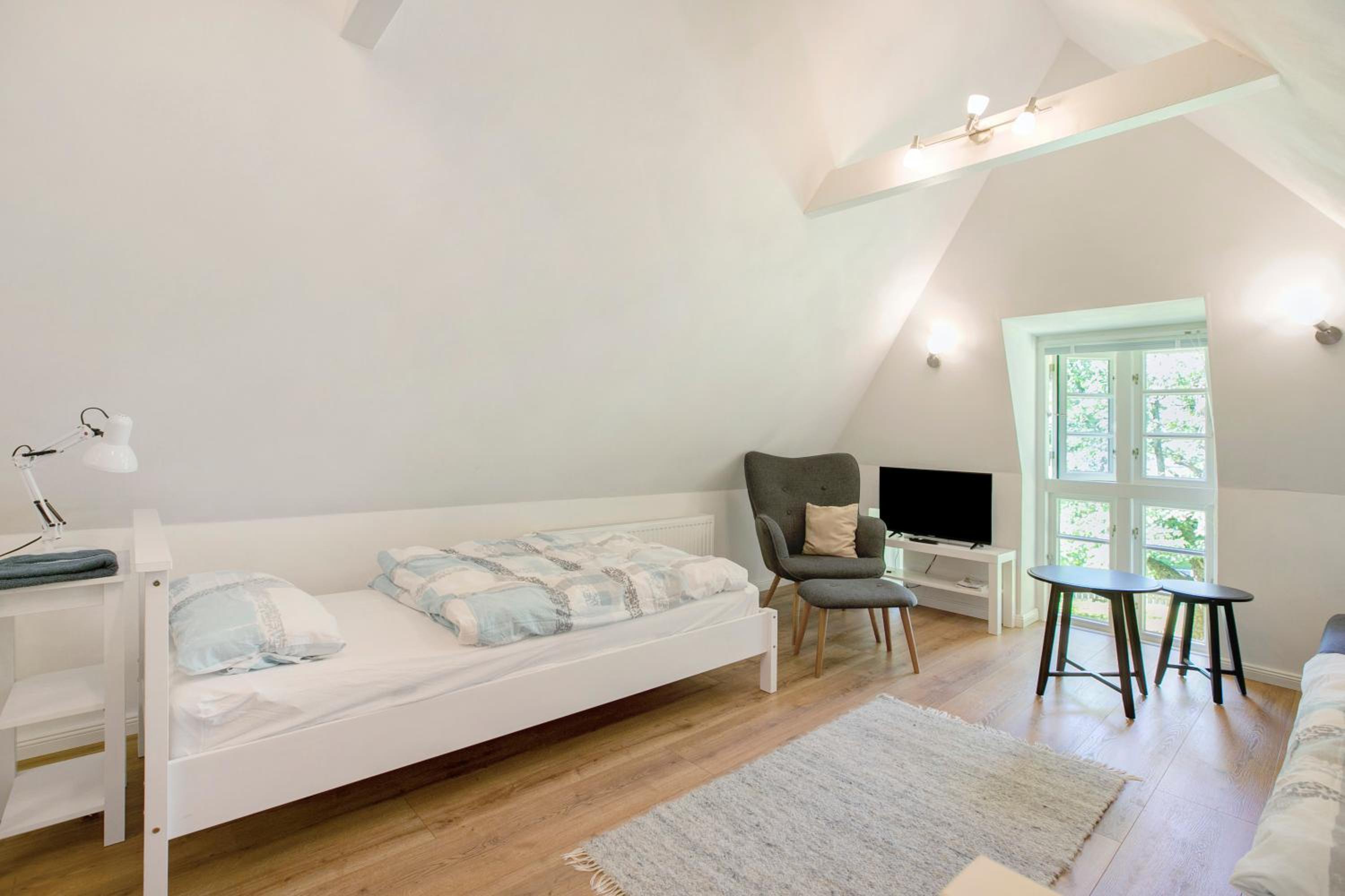 Two-Bedroom House photo 2