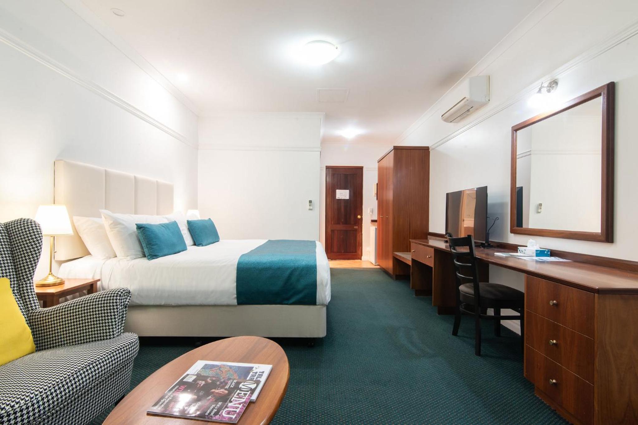 Superior King Room - Photo 4