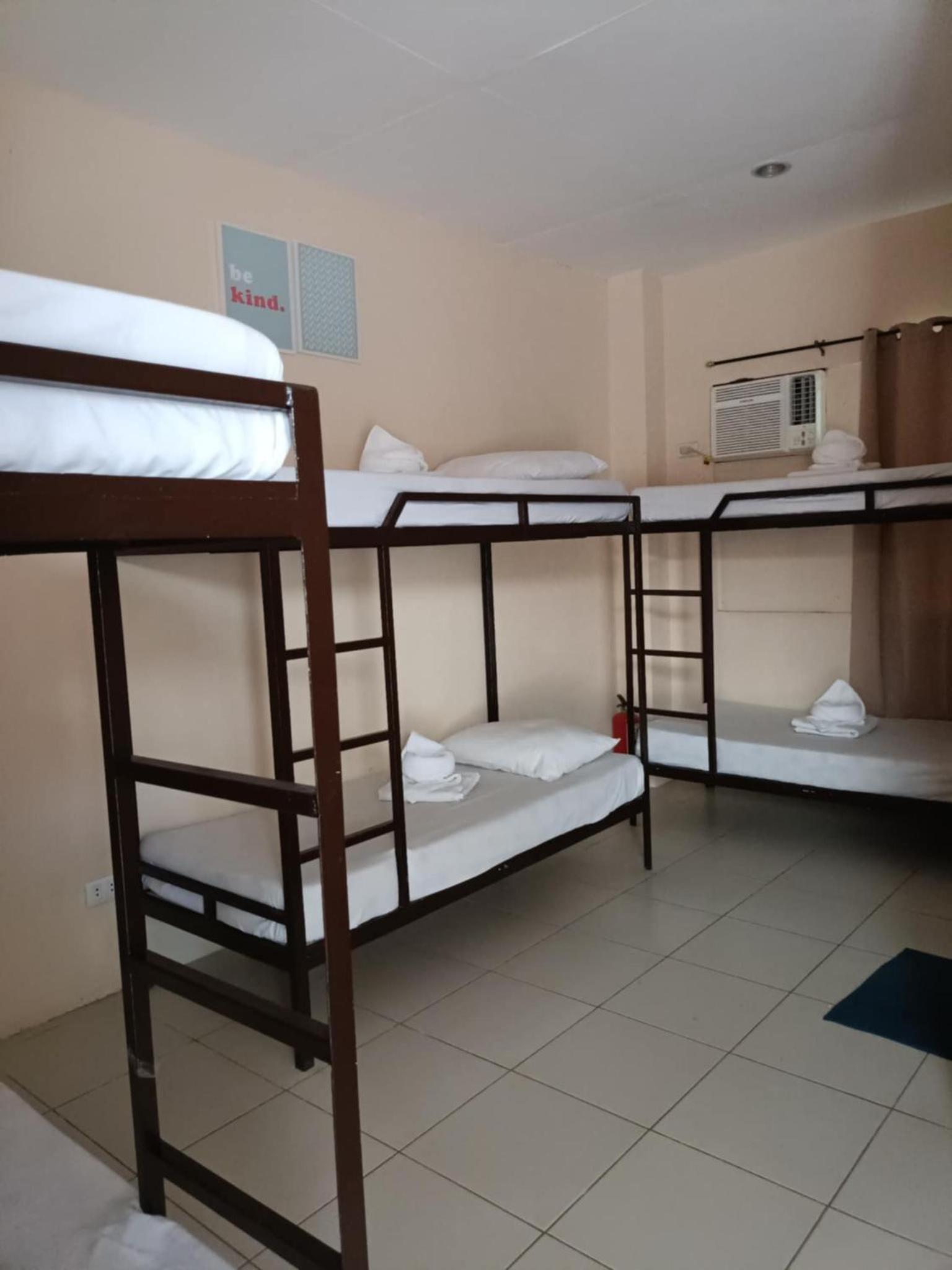 6-Bed Mixed Dormitory Room photo 1