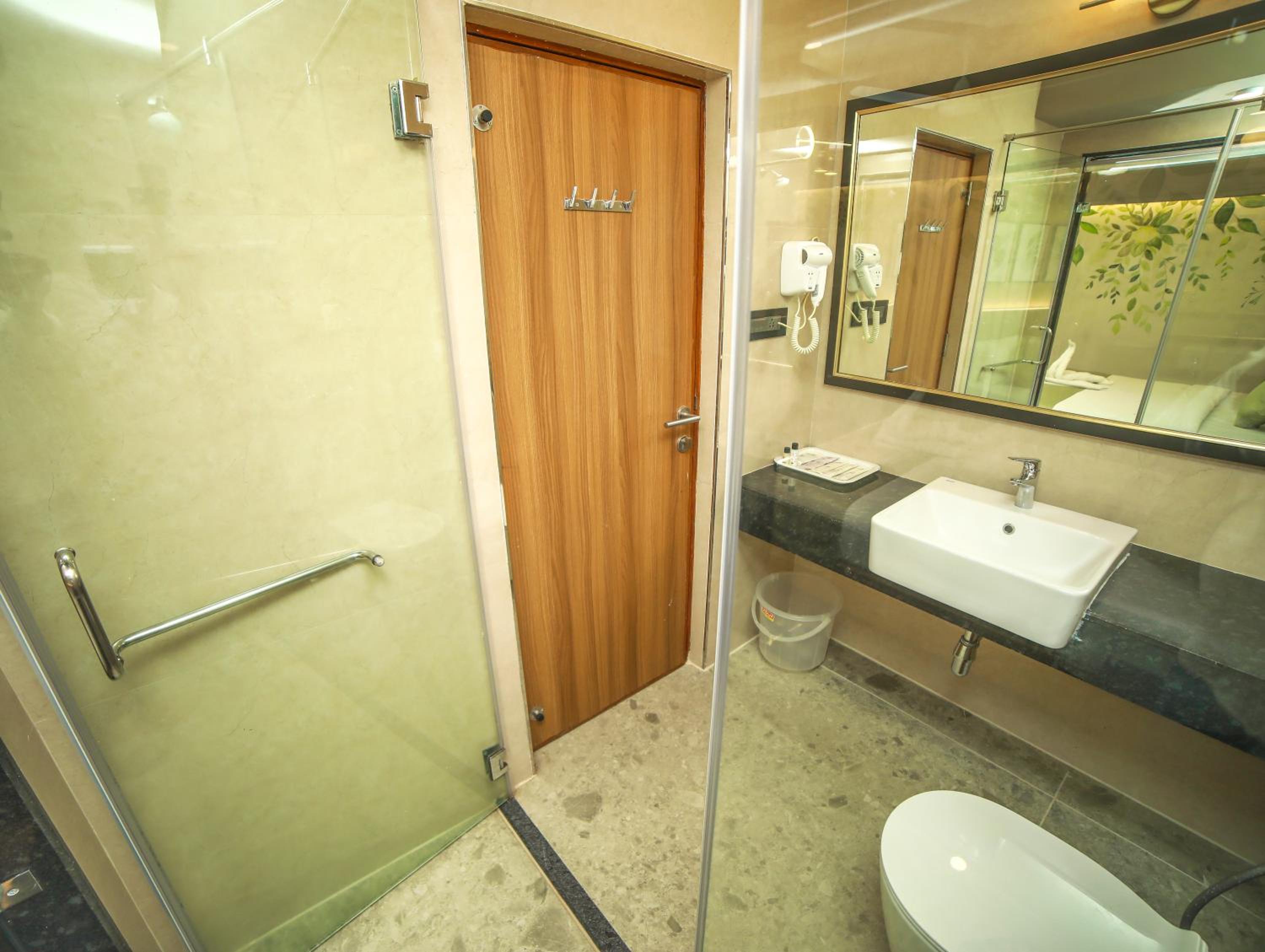 Standard Double Room - Photo 3