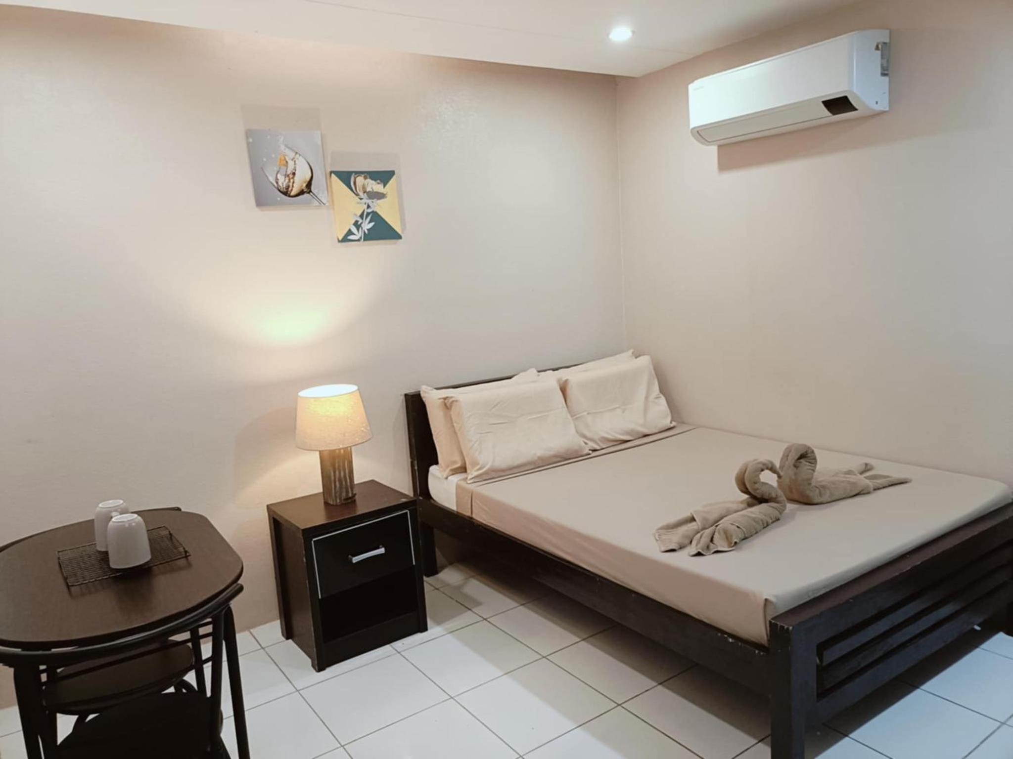 Deluxe Room - Photo 13