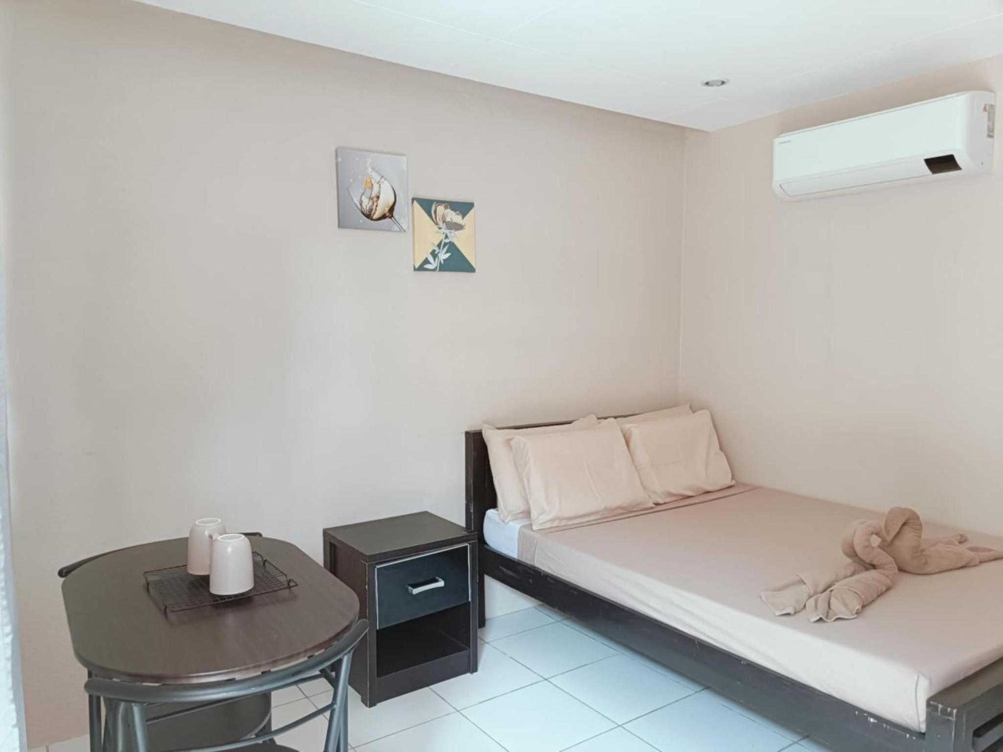 Deluxe Room - Photo 7