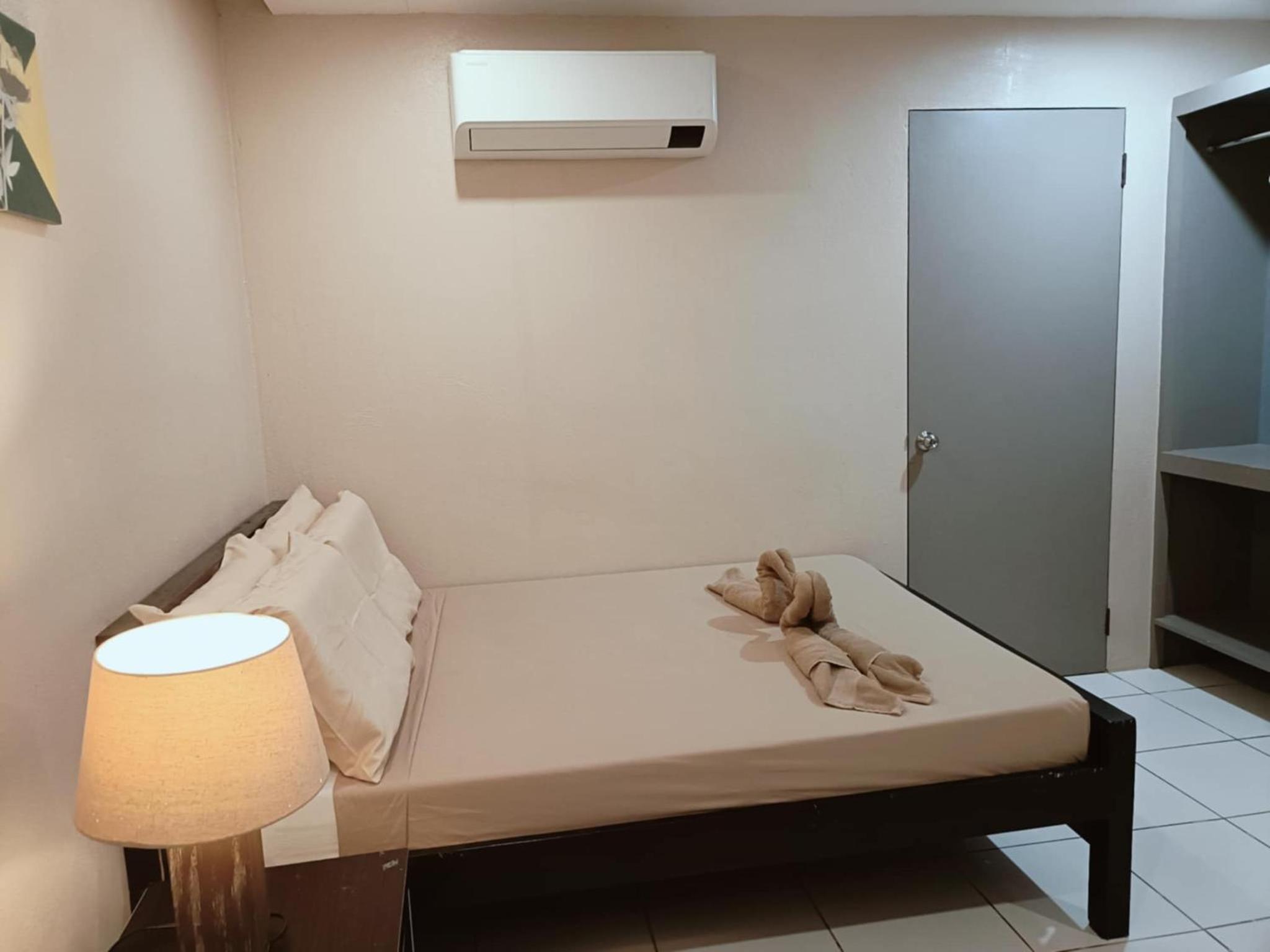 Deluxe Room - Photo 6